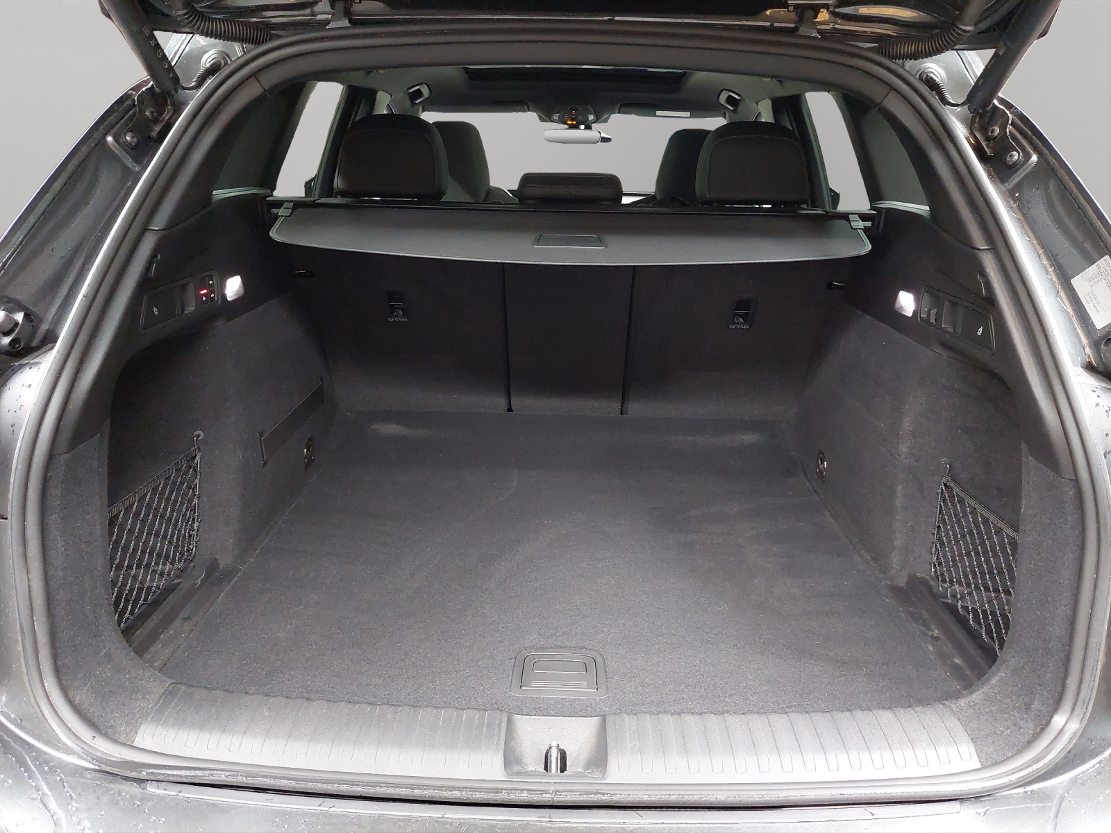 AUDI SQ6 e-tron quattro-image-10