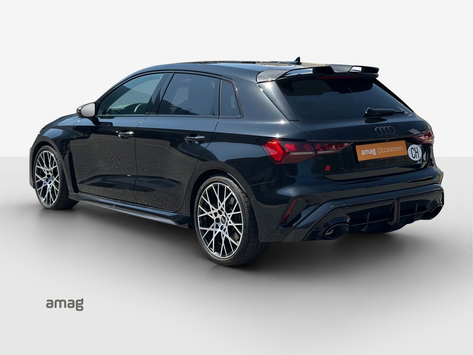 AUDI RS3 Sportback 2.5 TSI quattro S-tronic-image-2