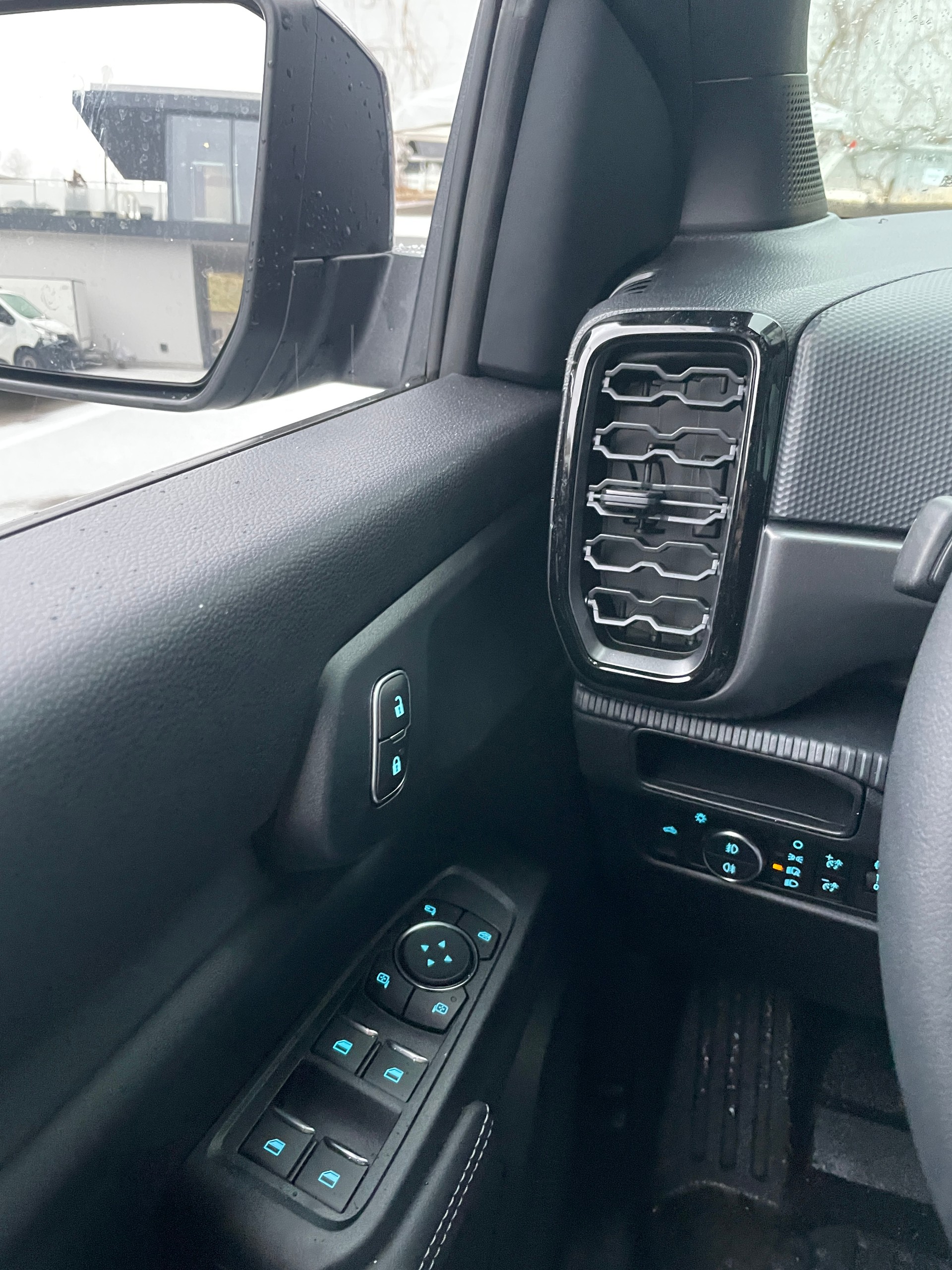 FORD Ranger Tremor 2.0 Eco Blue e-4WD Automat-image-21