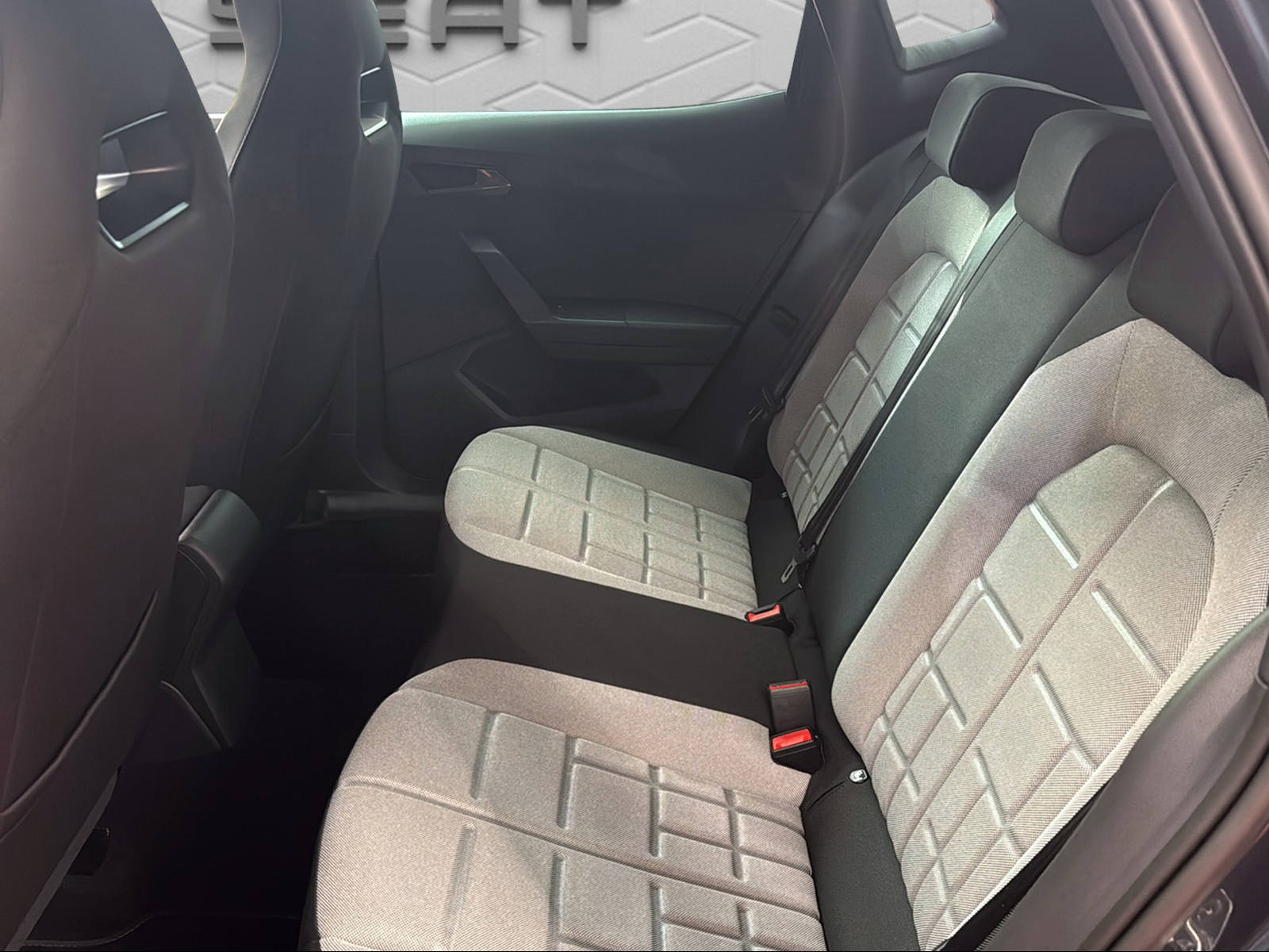 SEAT Ibiza 1.0 EcoTSI FR DSG-image-12