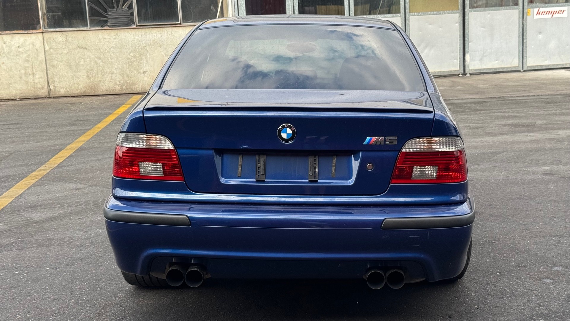 BMW M5-image-5