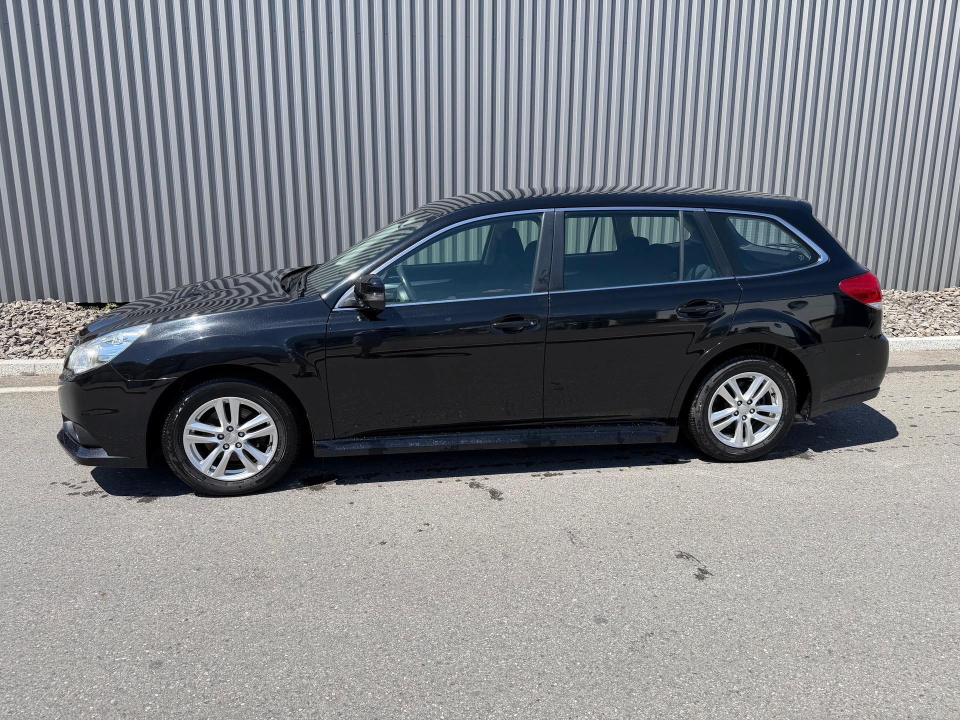 SUBARU Legacy 2.0D Swiss AWD-image-1