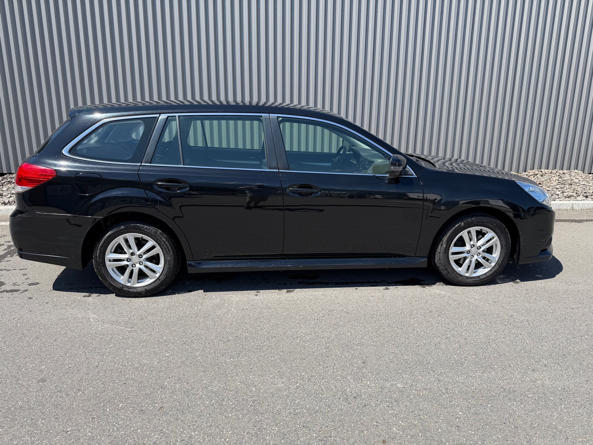 SUBARU Legacy 2.0D Swiss AWD-image-9