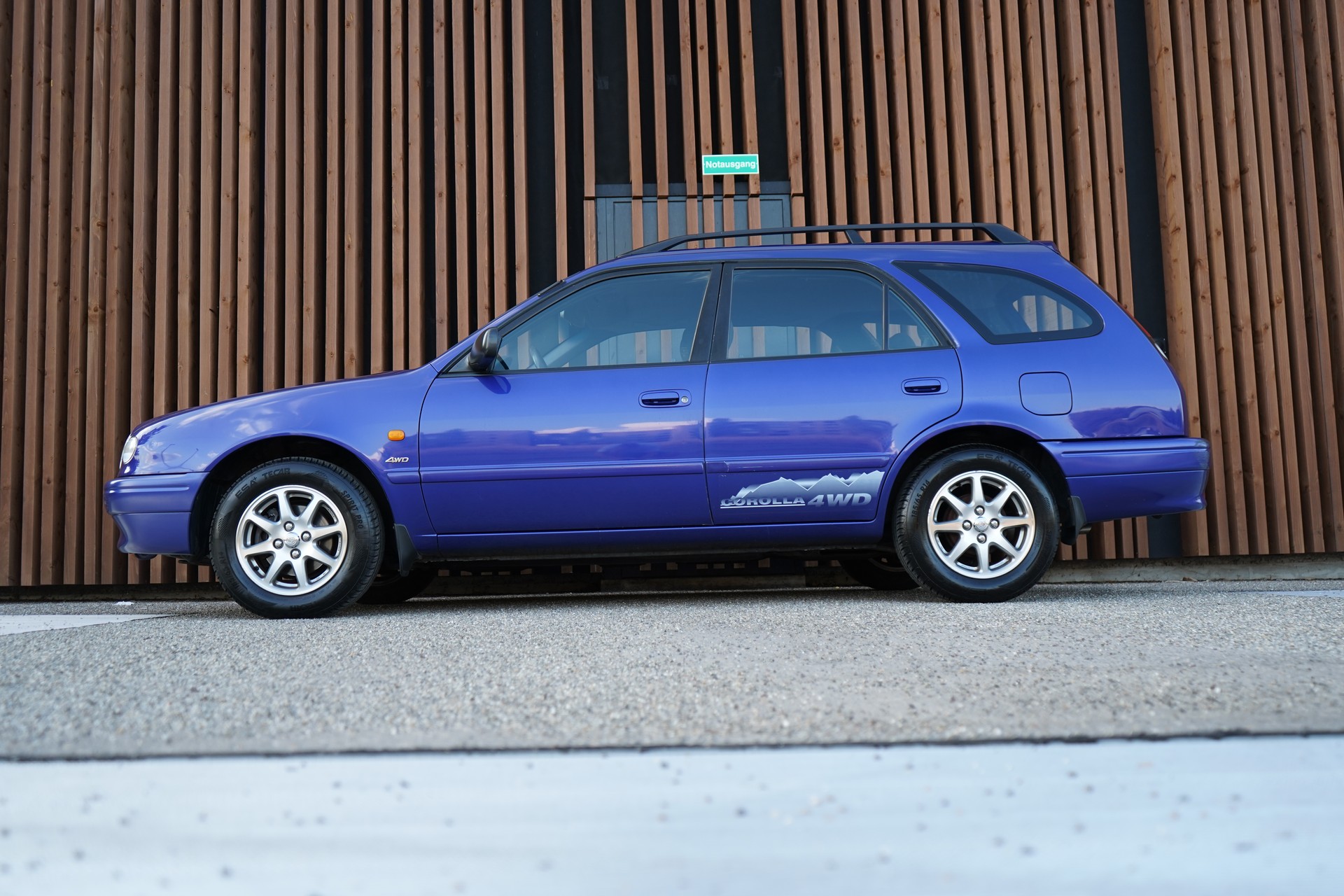 TOYOTA COROLLA SPORTSWAGON 1.8 LINEA TERRA PLUS 4WD l 110 PS-image-3