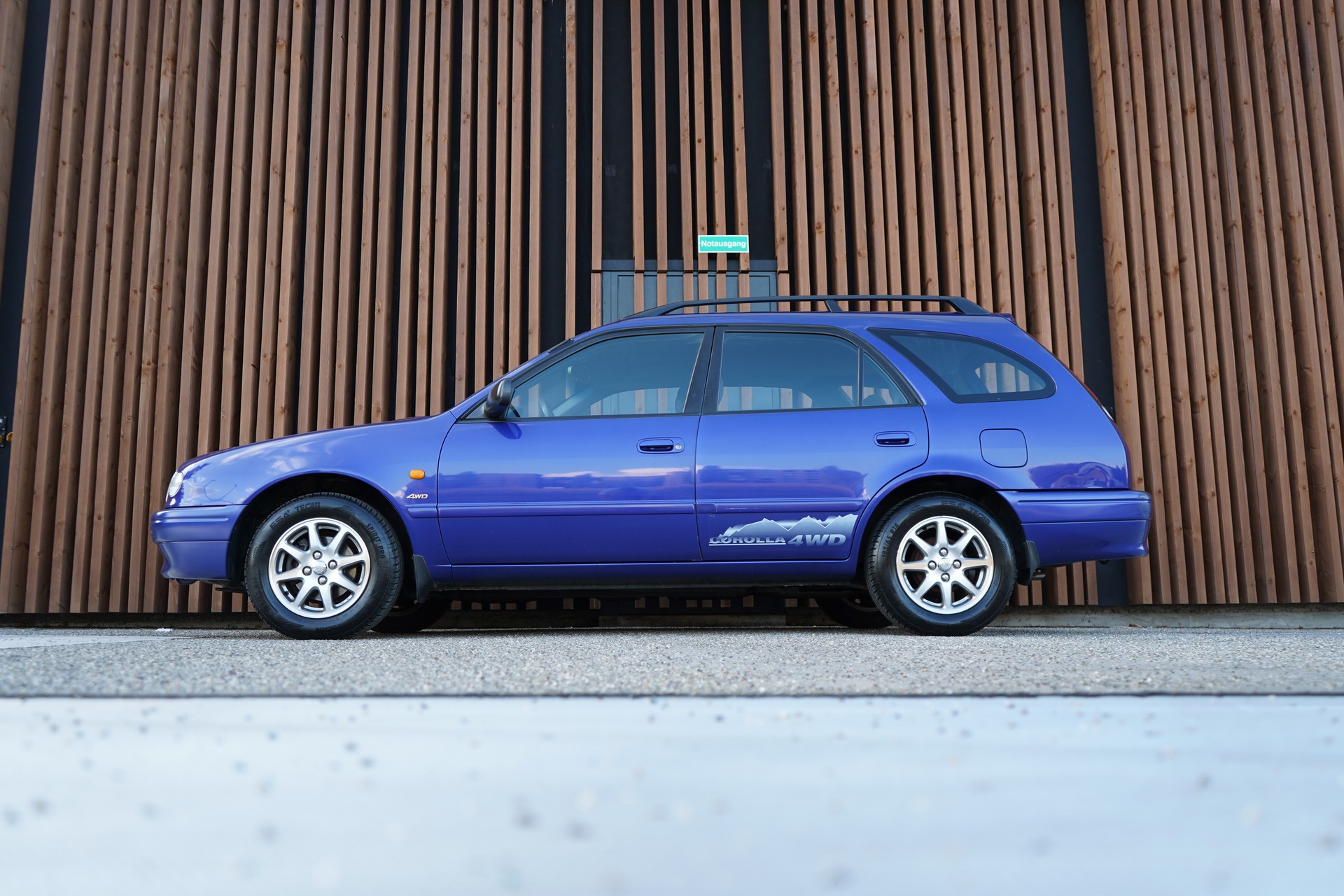 TOYOTA COROLLA SPORTSWAGON 1.8 LINEA TERRA PLUS 4WD l 110 PS-image-1