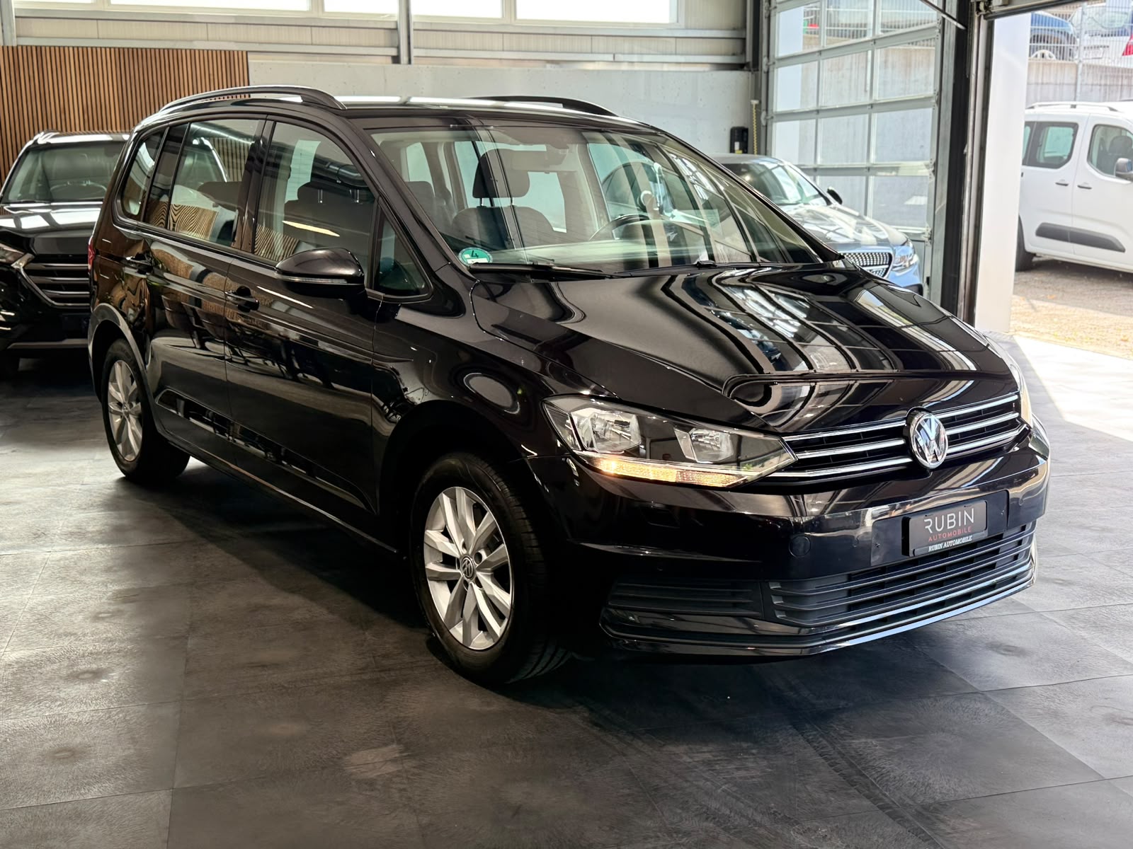 VW Touran 1.6 TDI BlueMotion Technology Trendline-image-7