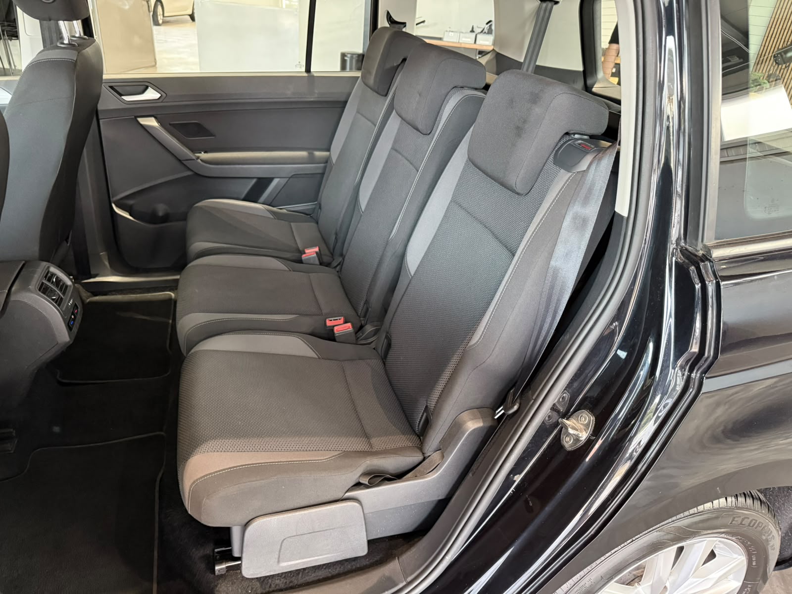 VW Touran 1.6 TDI BlueMotion Technology Trendline-image-10