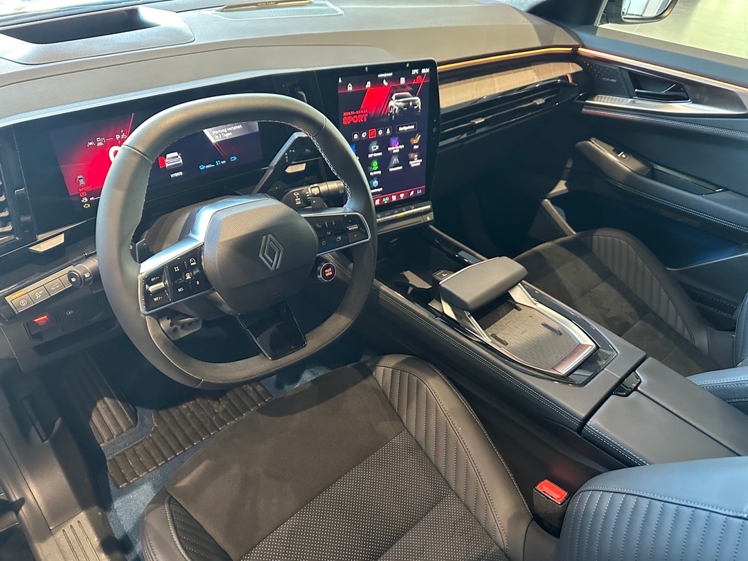 RENAULT Rafale 1.2 E-Tech Plug-in Hybrid 300 4x4 Atelier Alpine-image-12