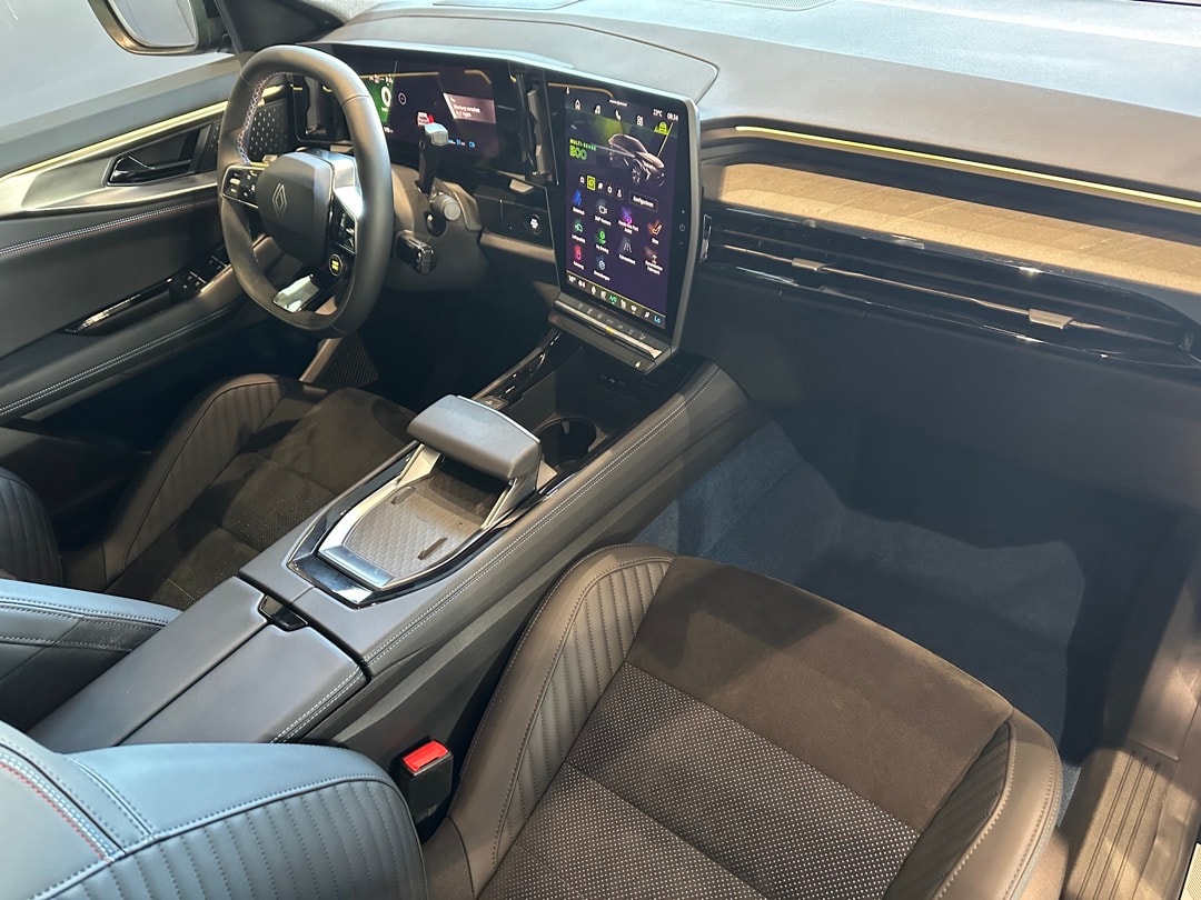 RENAULT Rafale 1.2 E-Tech Plug-in Hybrid 300 4x4 Atelier Alpine-image-14