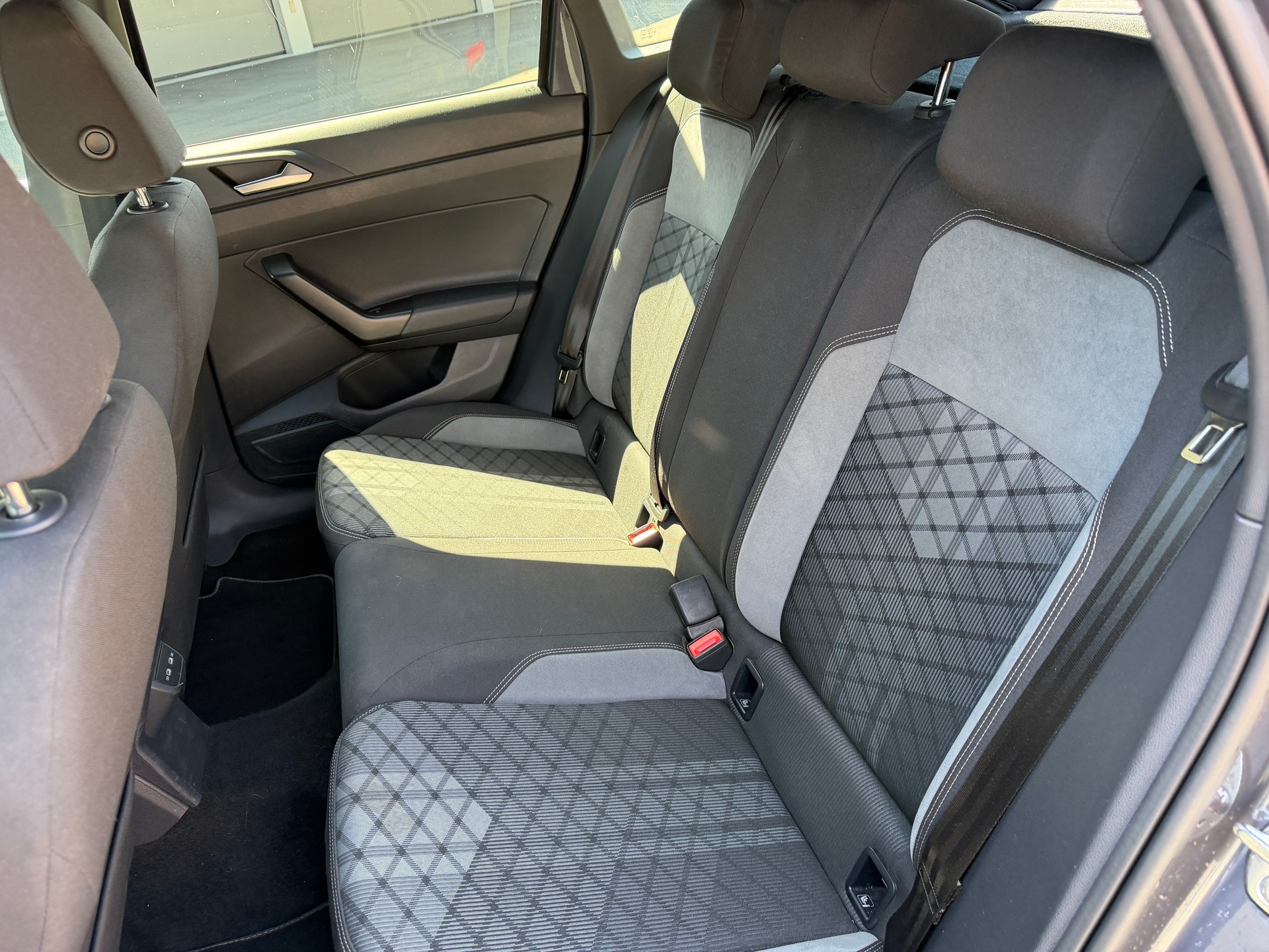 VW Taigo 1.0 TSI R-Line DSG-image-8