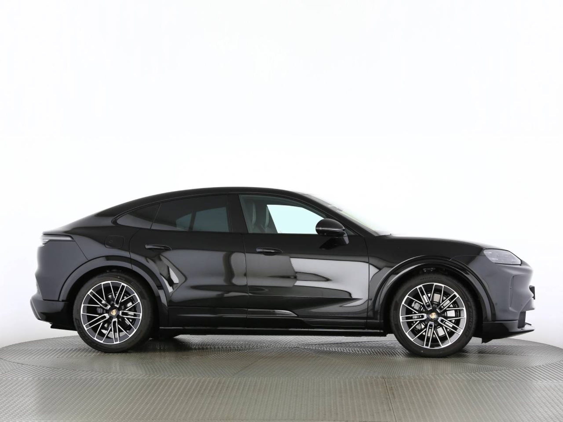 PORSCHE Cayenne S Coupé Electric-showroom-element-1