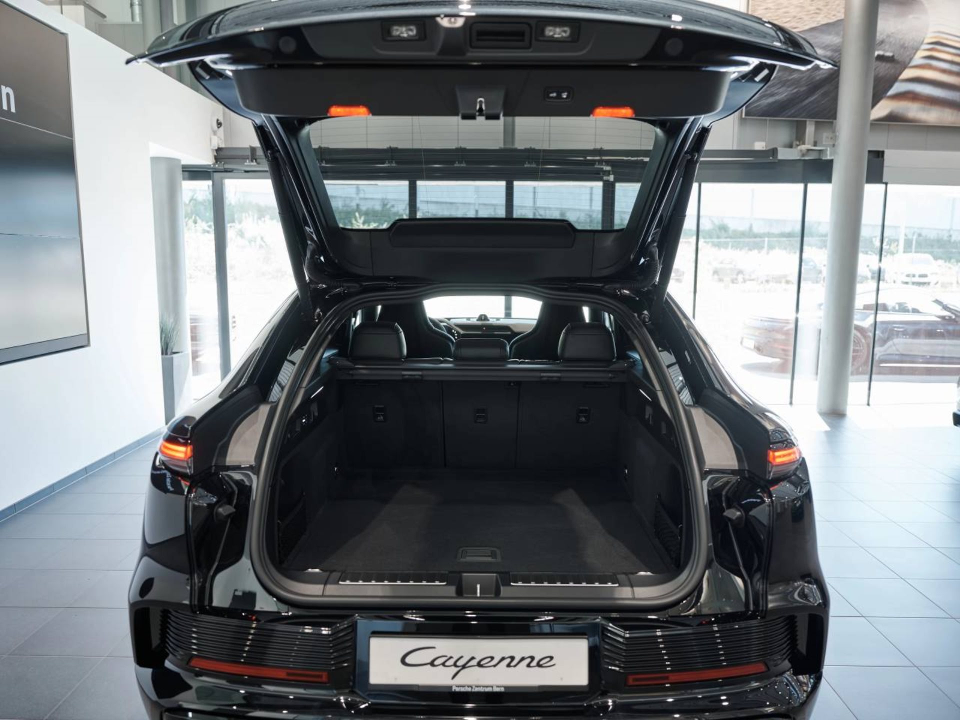 PORSCHE Cayenne S Coupé Electric-image-6