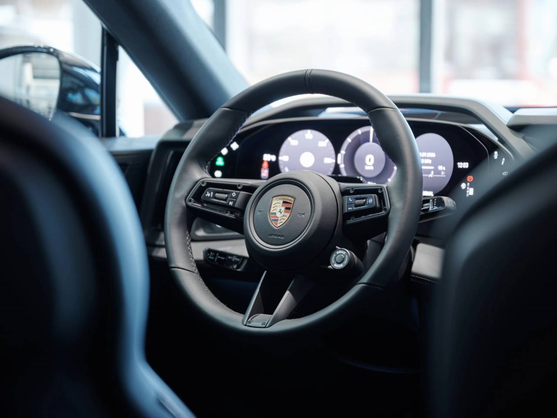 PORSCHE Cayenne S Coupé Electric-image-15
