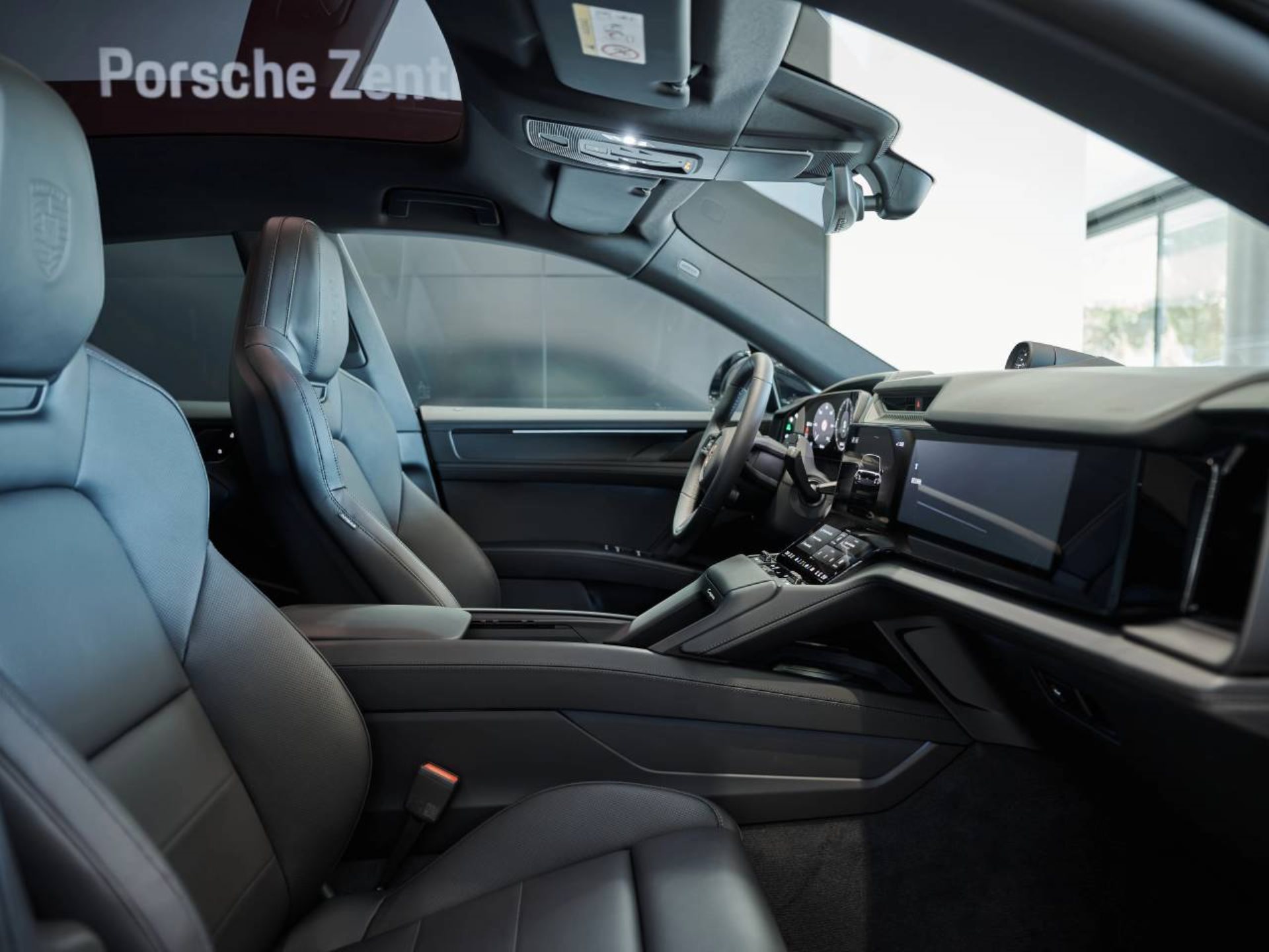 PORSCHE Cayenne S Coupé Electric-image-4