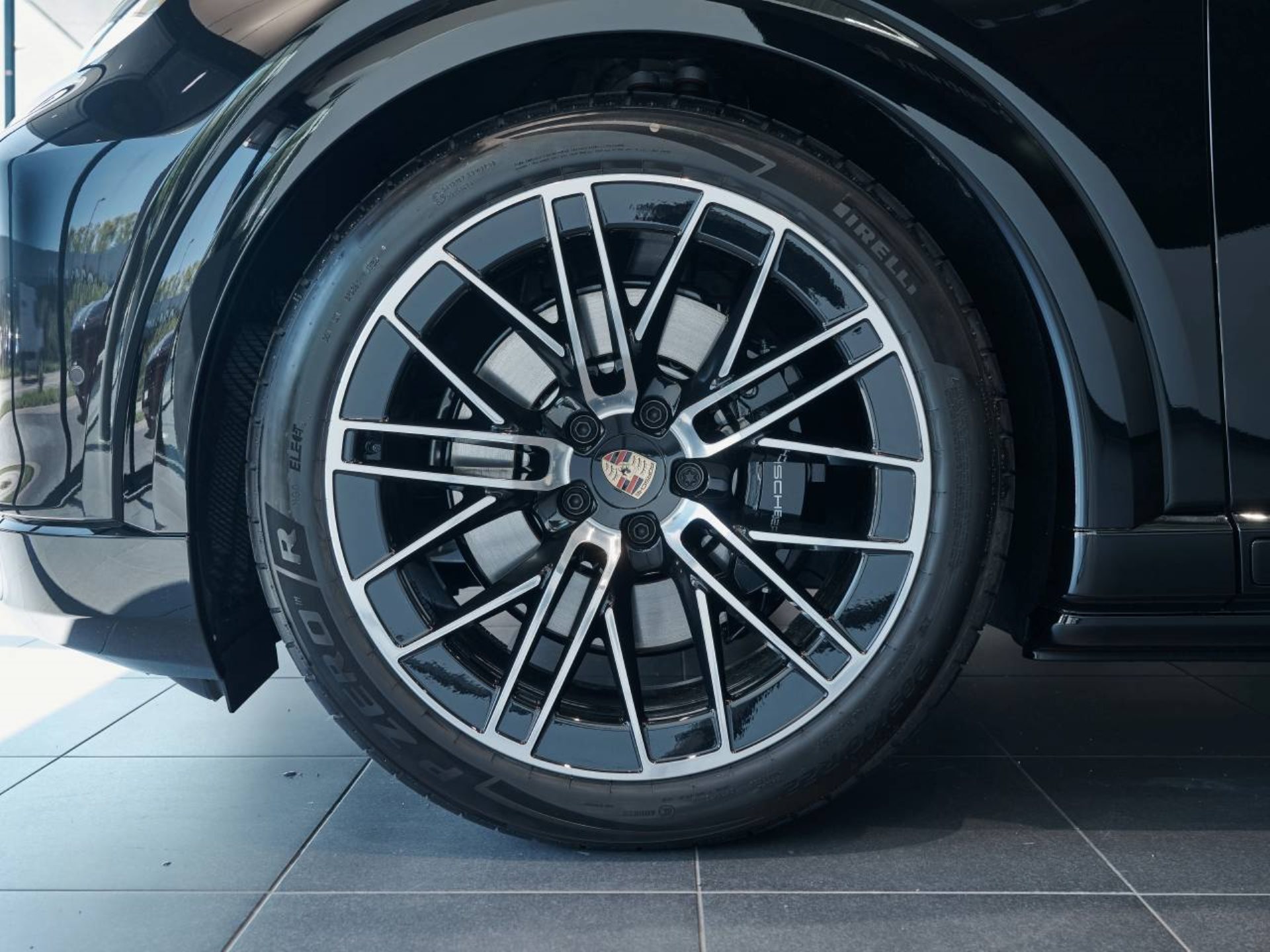 PORSCHE Cayenne S Coupé Electric-image-29