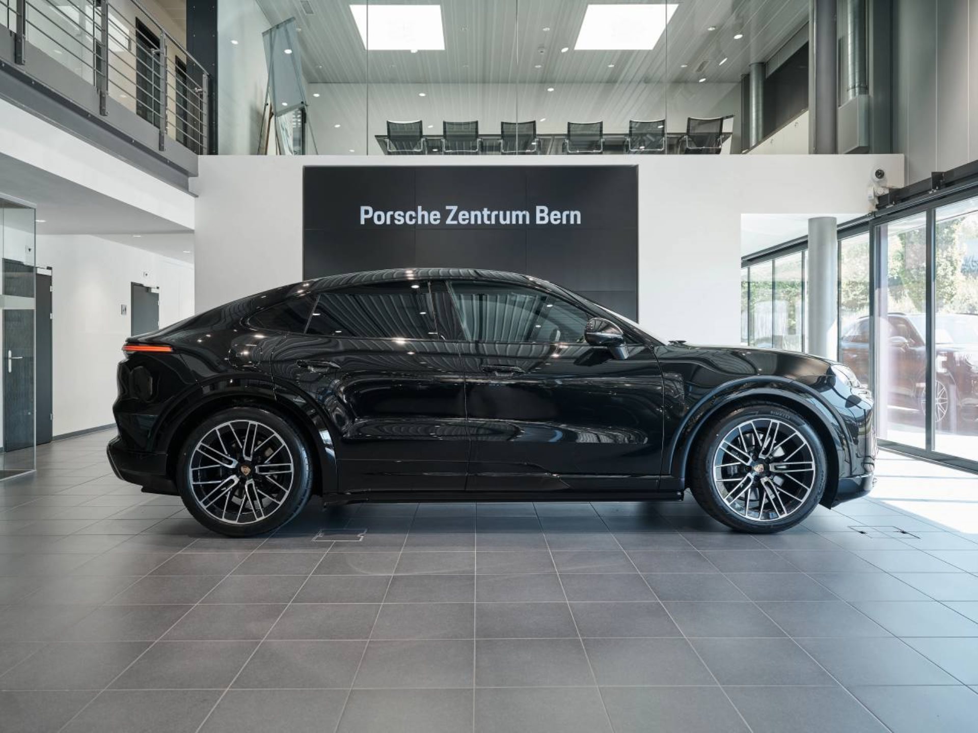 PORSCHE Cayenne S Coupé Electric-image-1