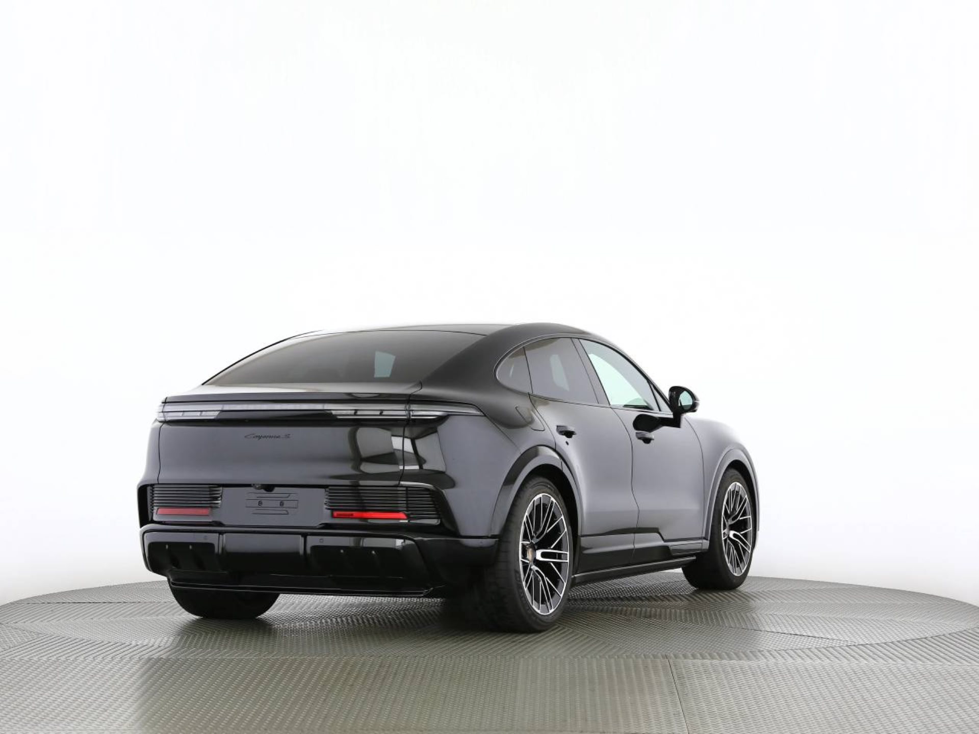 PORSCHE Cayenne S Coupé Electric-showroom-element-2