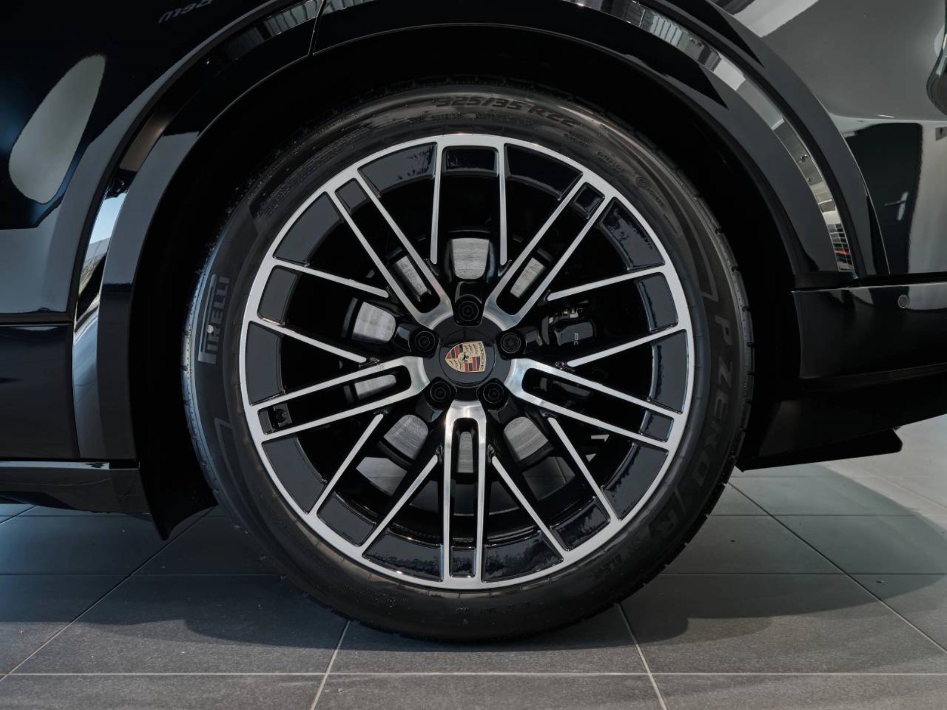 PORSCHE Cayenne S Coupé Electric-image-30
