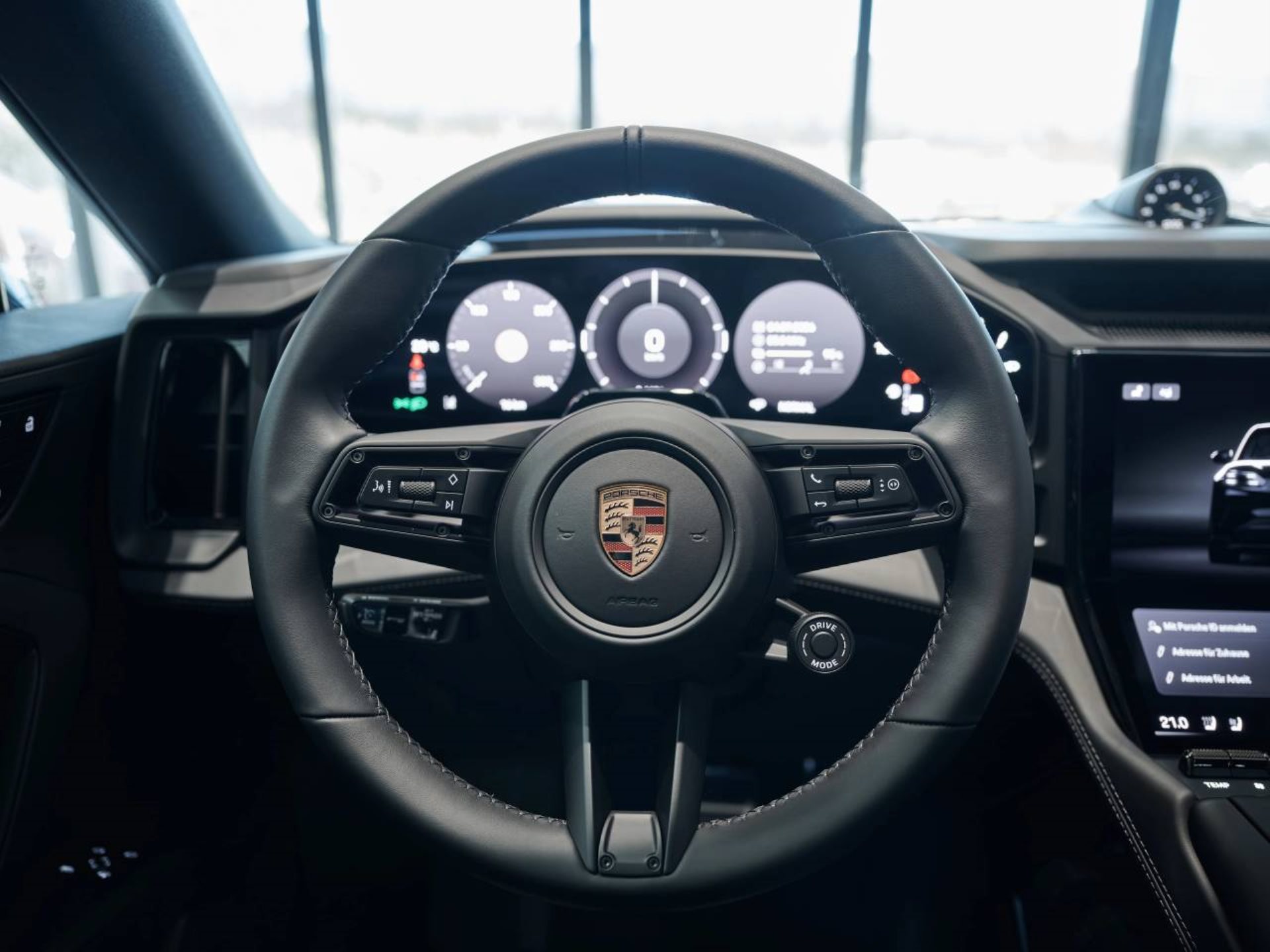PORSCHE Cayenne S Coupé Electric-image-13