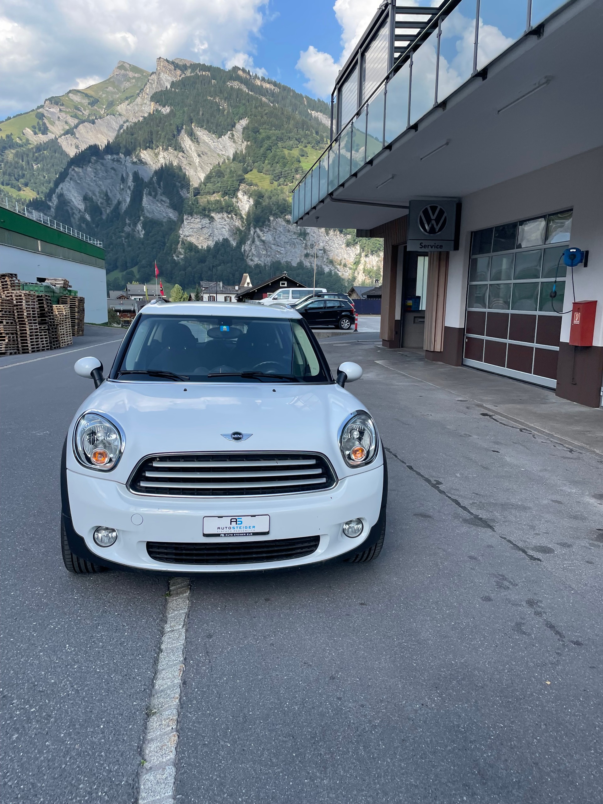 MINI Countryman Cooper D ALL4-image-1