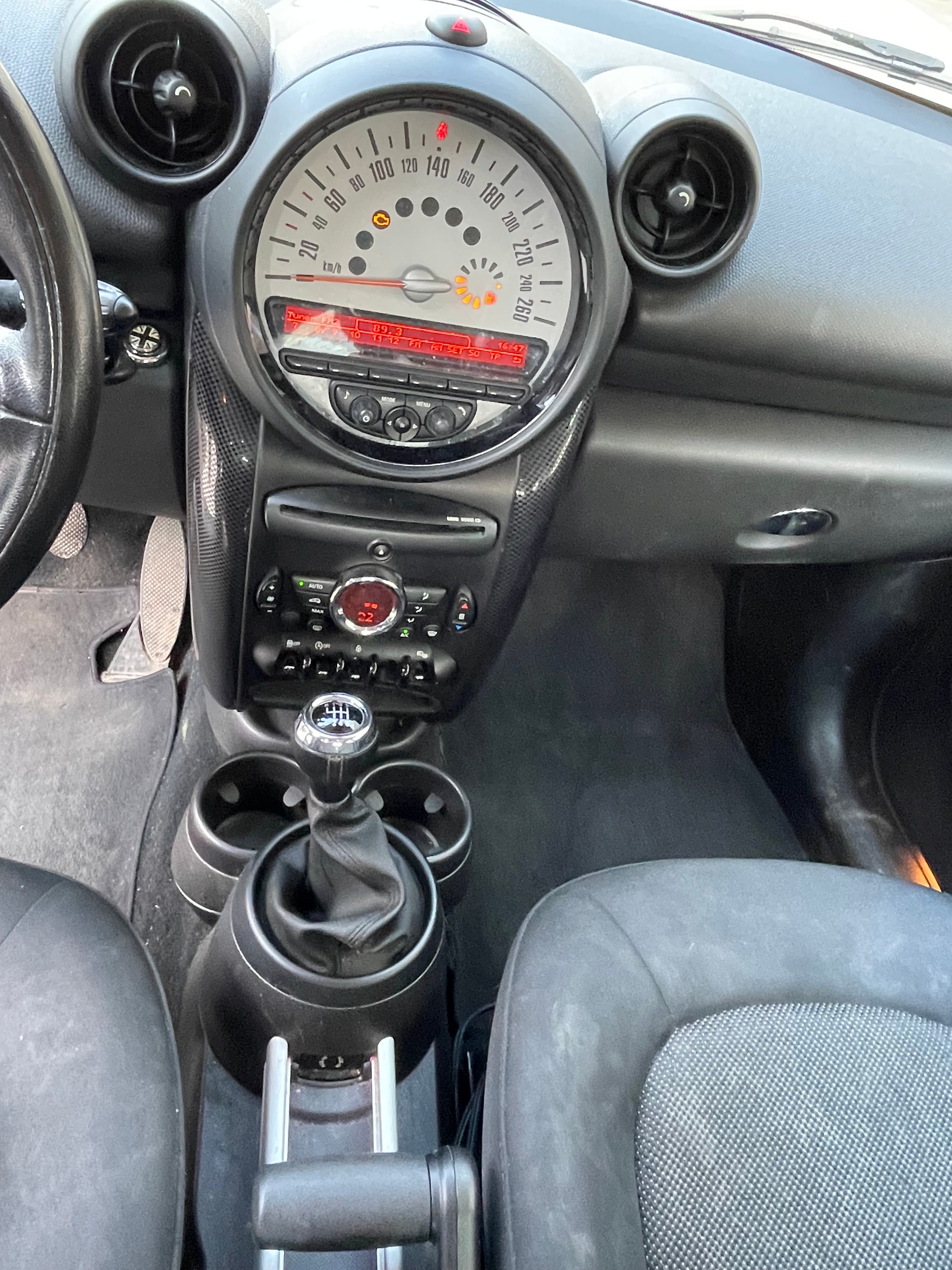 MINI Countryman Cooper D ALL4-image-9