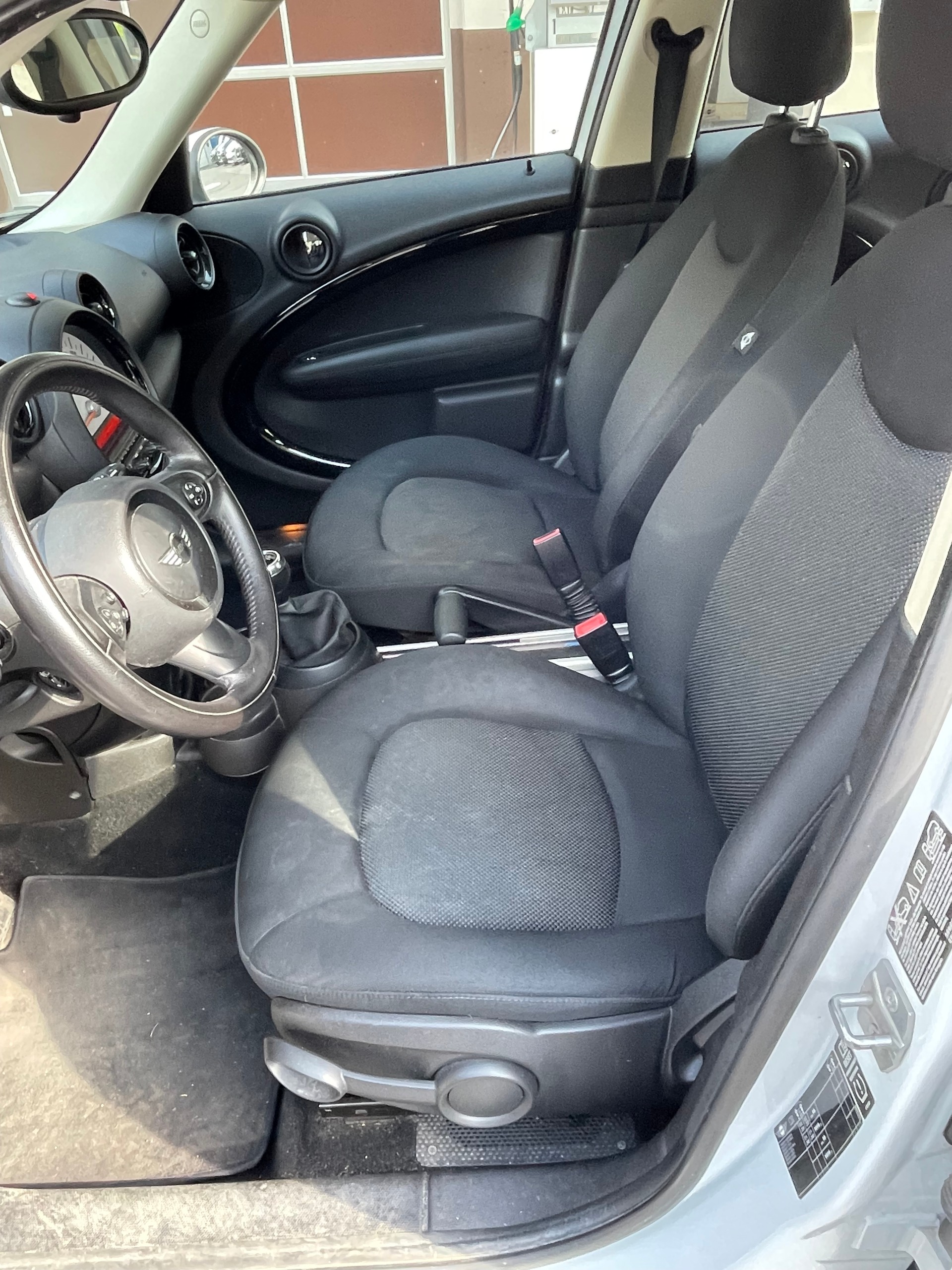 MINI Countryman Cooper D ALL4-image-10