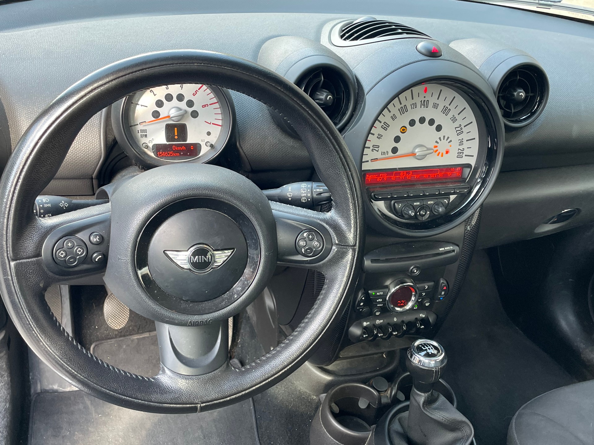 MINI Countryman Cooper D ALL4-image-8