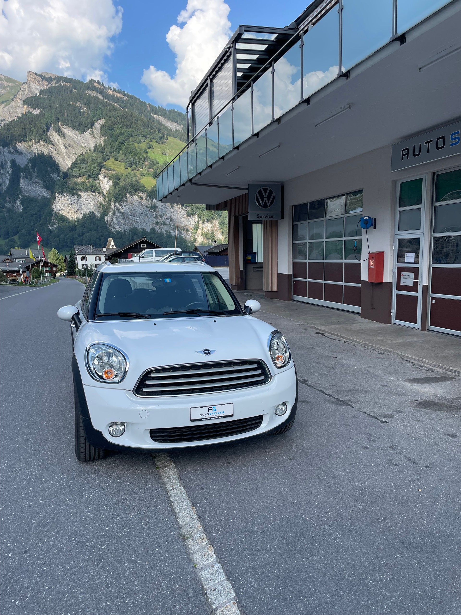 MINI Countryman Cooper D ALL4-image-0