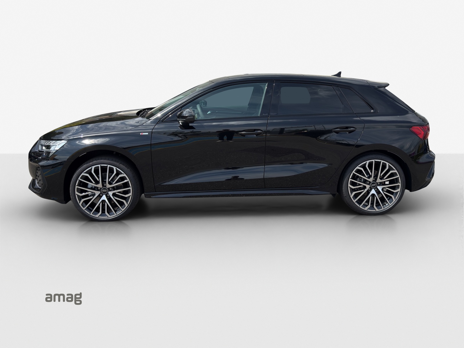 AUDI A3 Sportback TFSI 150 kW quattro S line S tronic-showroom-element-1