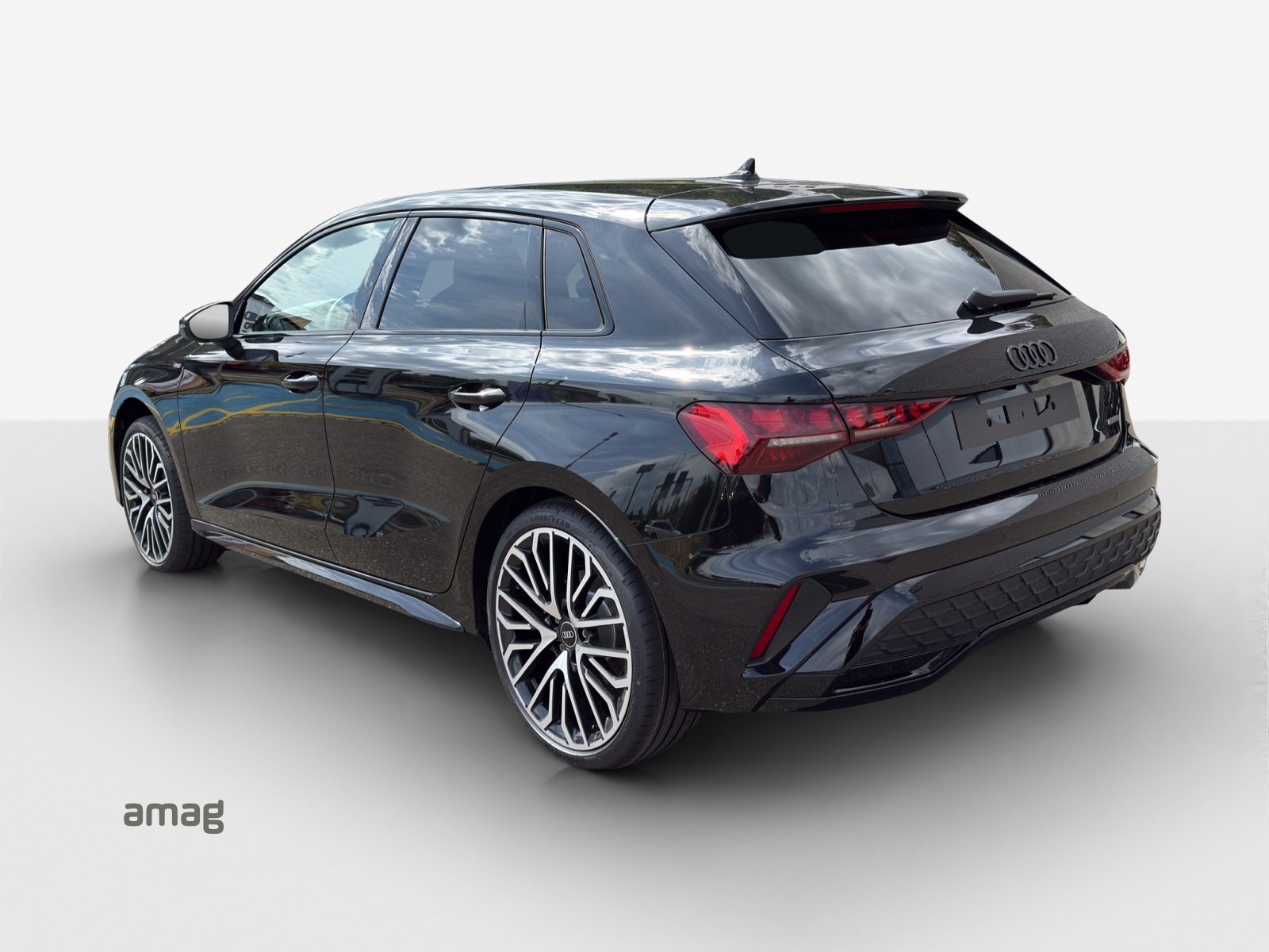 AUDI A3 Sportback TFSI 150 kW quattro S line S tronic-showroom-element-2