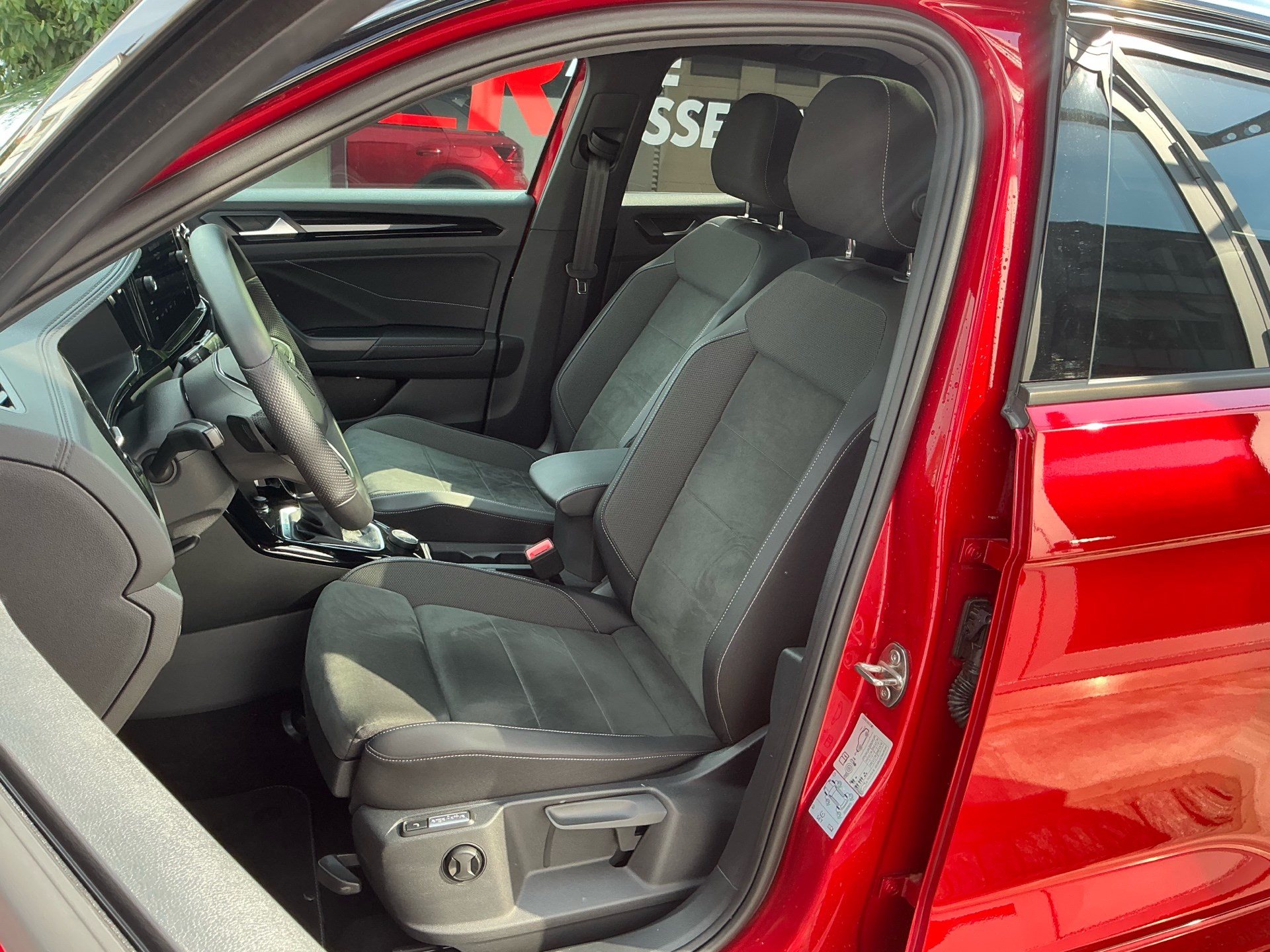 VW T-Roc R-Line 4Motion ***PANORAMADACH ***-image-7