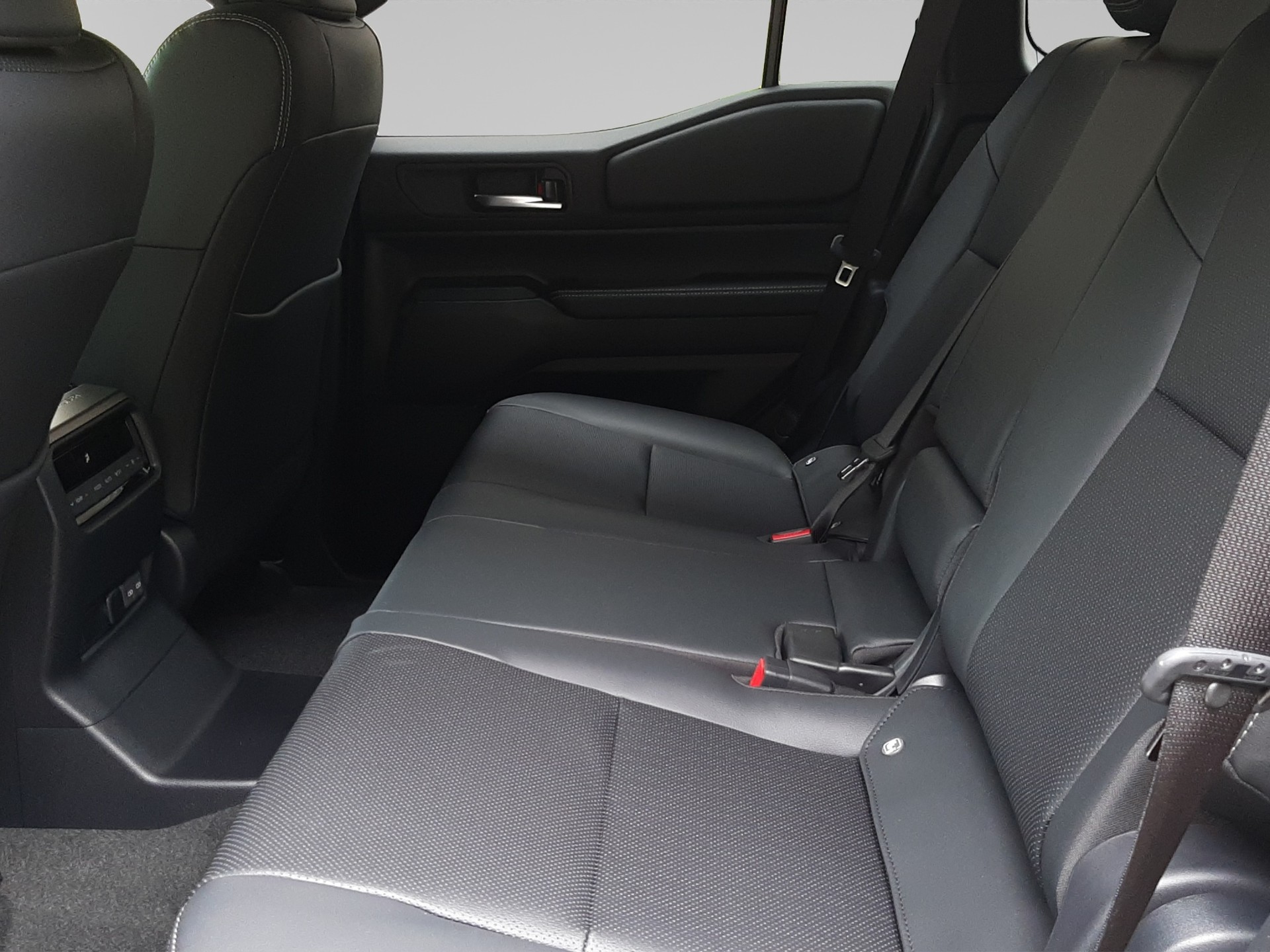 TOYOTA Land Cruiser 2.8 D 48V Style-image-12