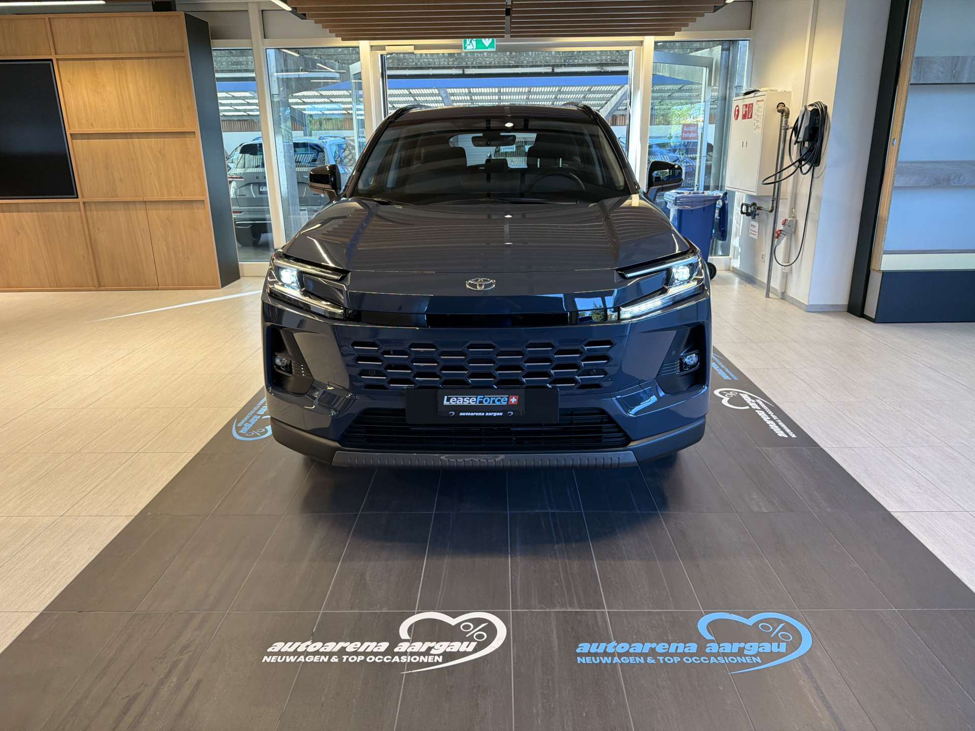 TOYOTA RAV-4 2.5 HSD Trend e-CVT AWD NEUES MODELL Automat-image-10