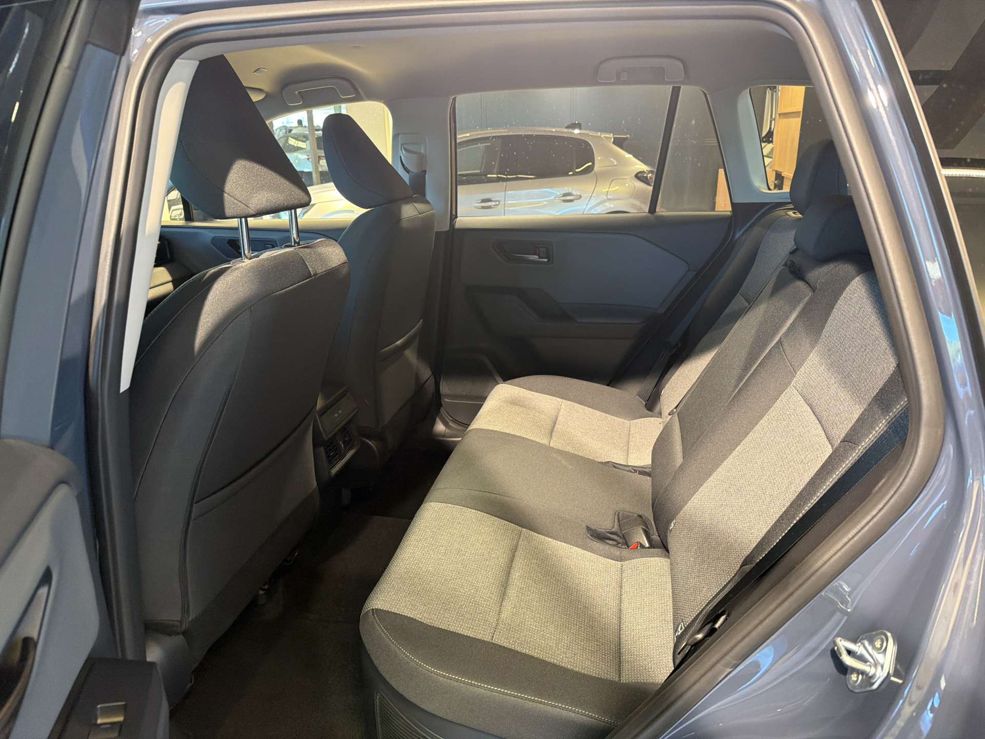 TOYOTA RAV-4 2.5 HSD Trend e-CVT AWD NEUES MODELL Automat-image-6