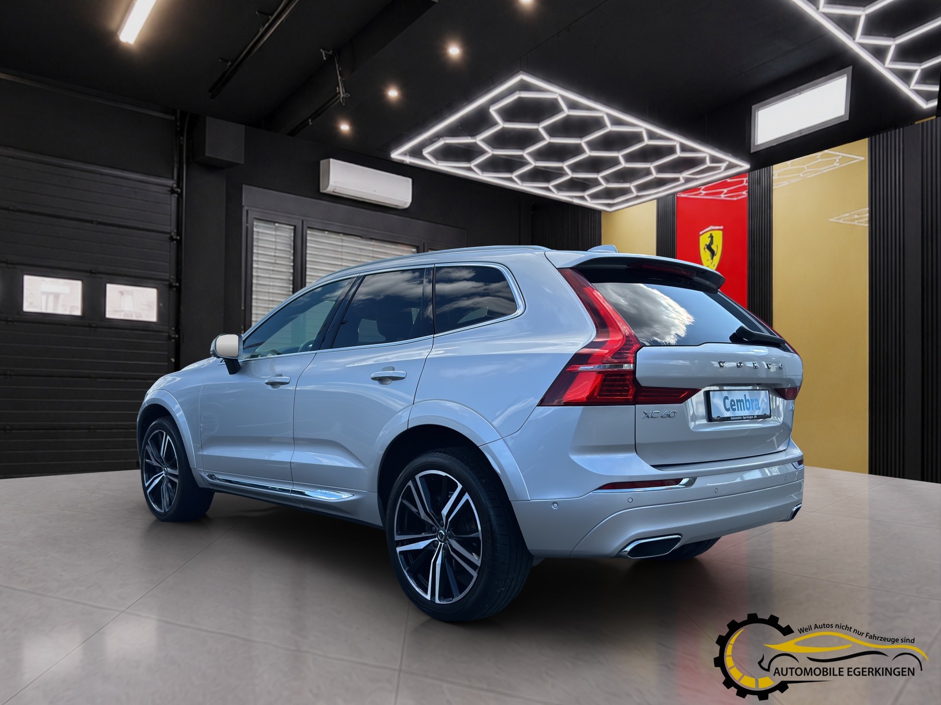 VOLVO XC60 2.0 D5 Inscription AWD-image-6