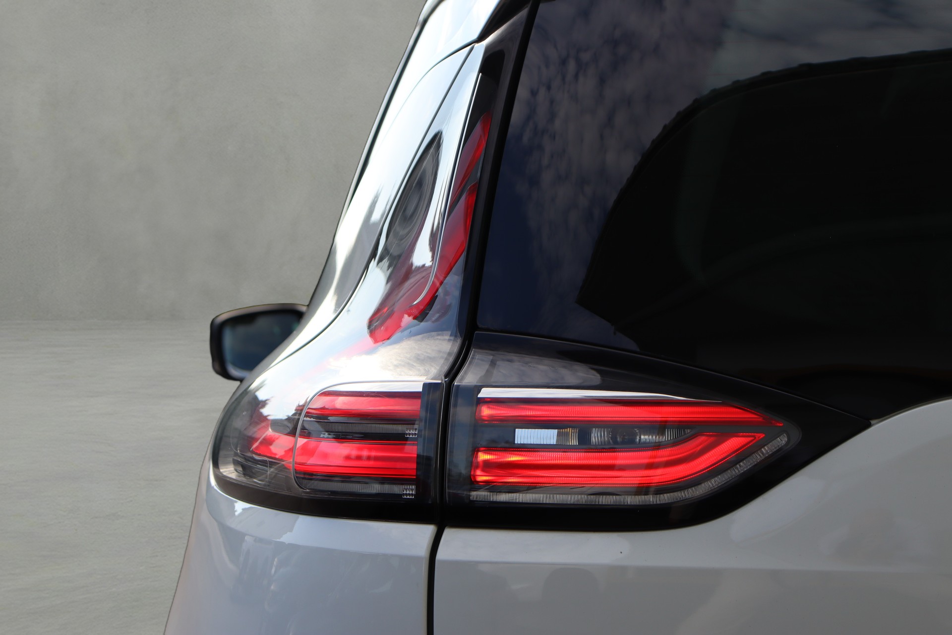 RENAULT Espace 2.0 dCi Intens EDC 6-image-4