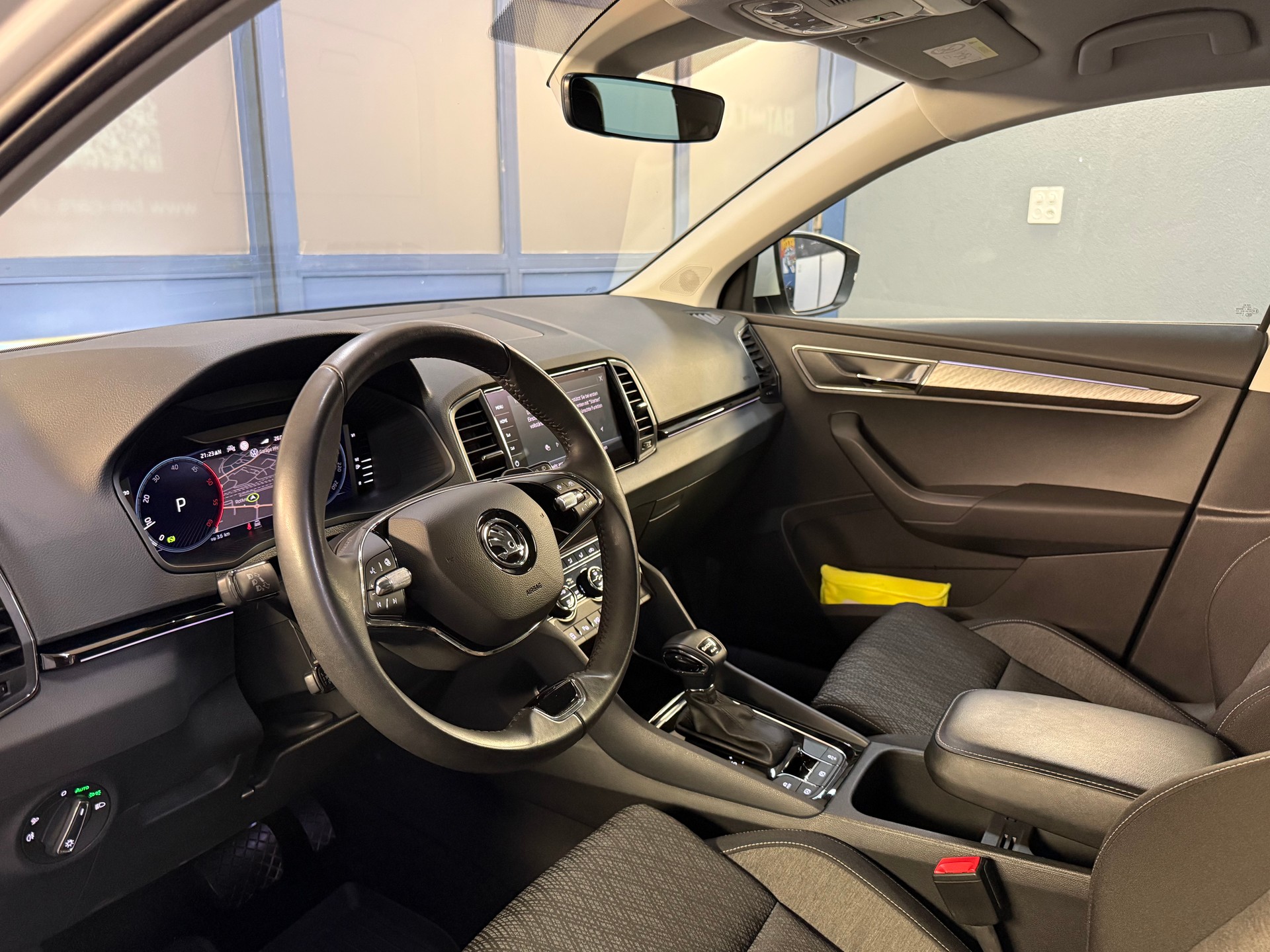 SKODA Karoq 2.0 TDI CR Style 4x4 DSG *CH* *Werksgarantie*-image-6