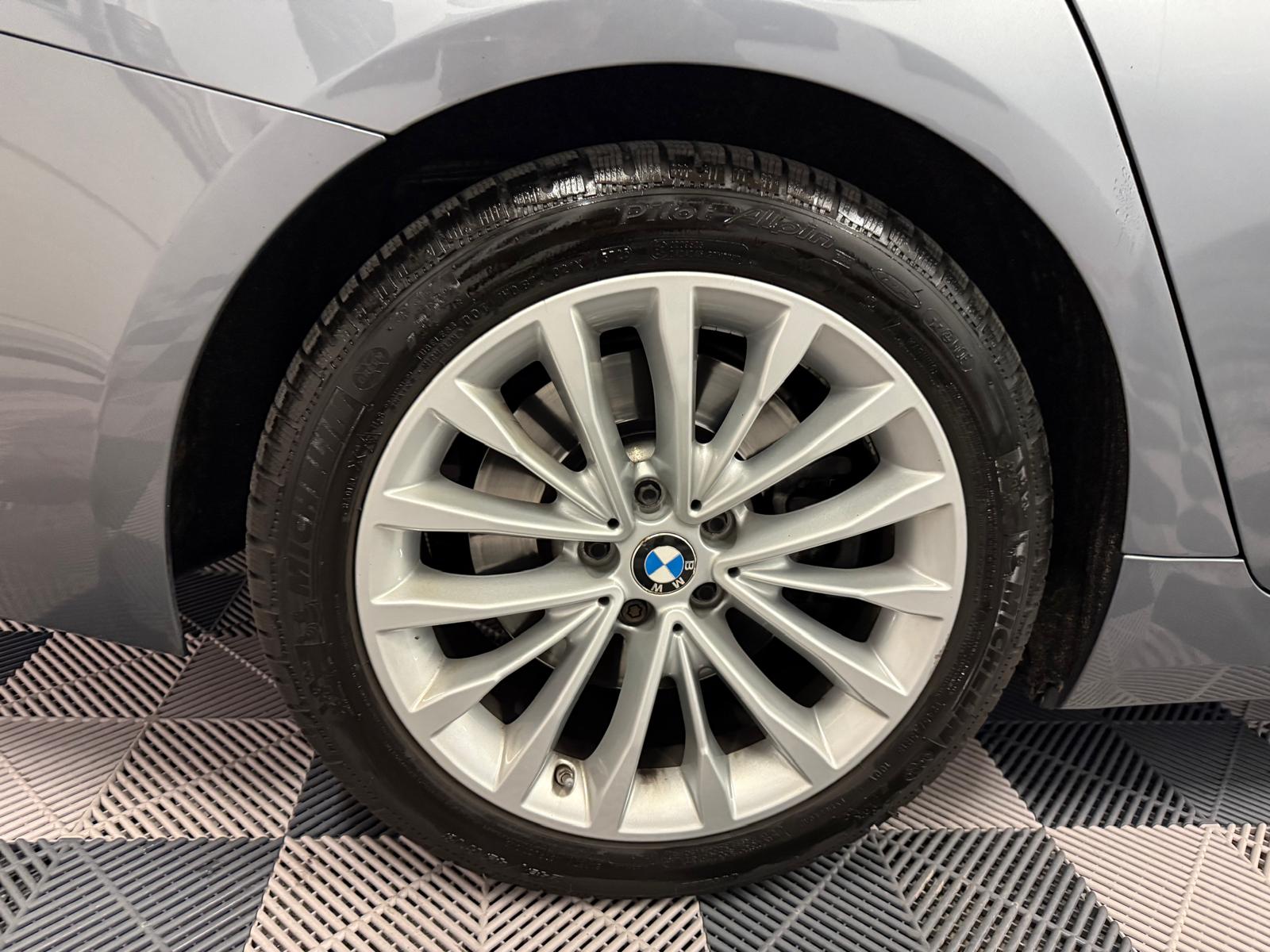BMW 530d xDrive Touring Luxury Line Steptronic-image-30