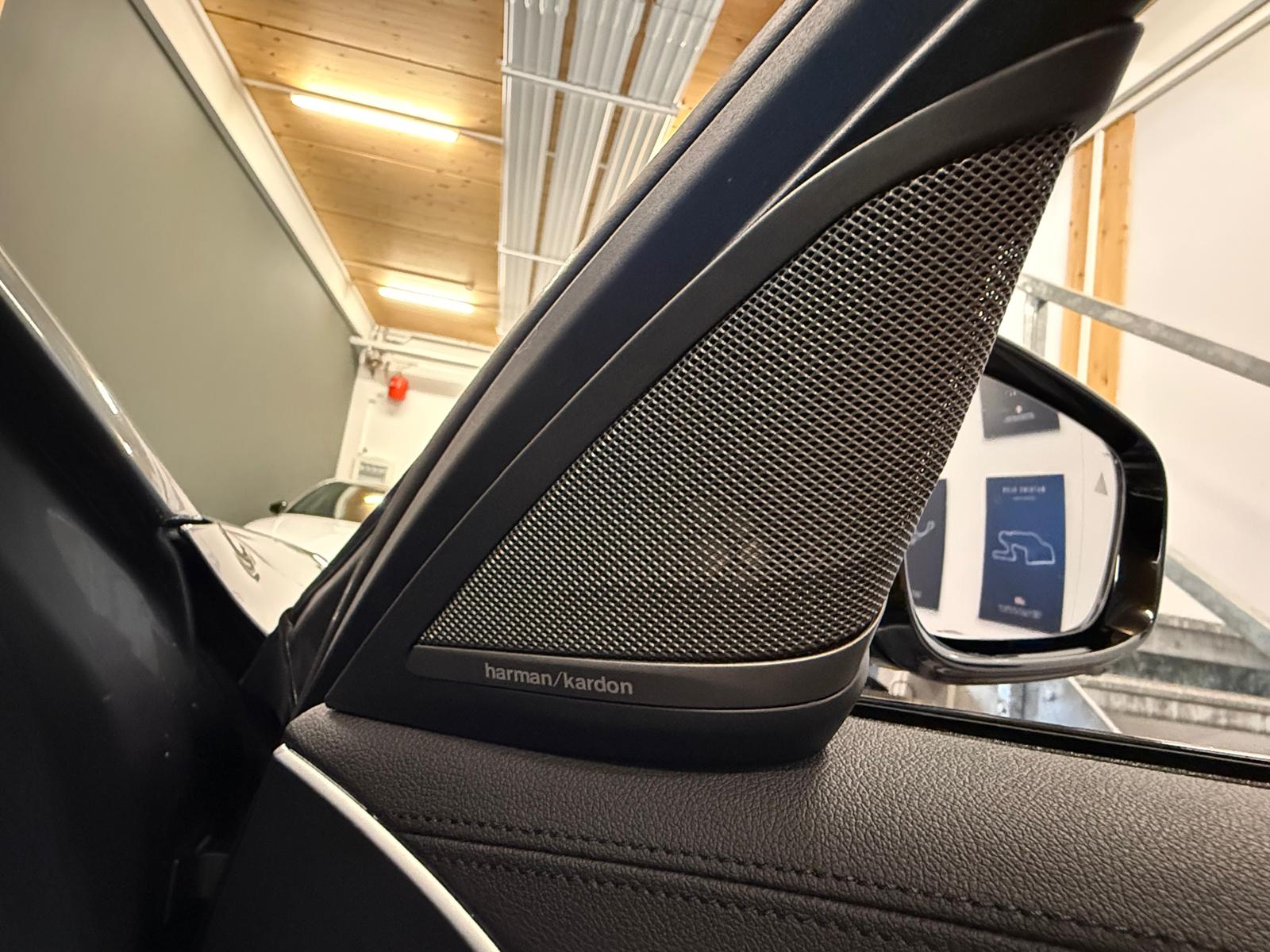 BMW 530d xDrive Touring Luxury Line Steptronic-image-24