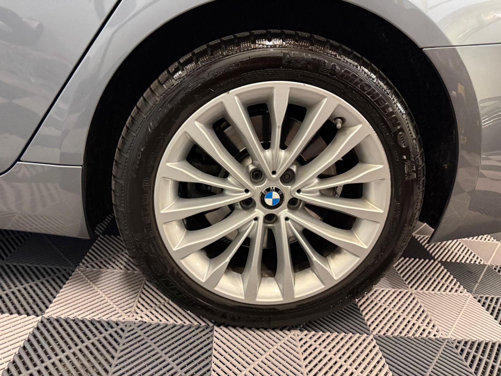BMW 530d xDrive Touring Luxury Line Steptronic-image-29