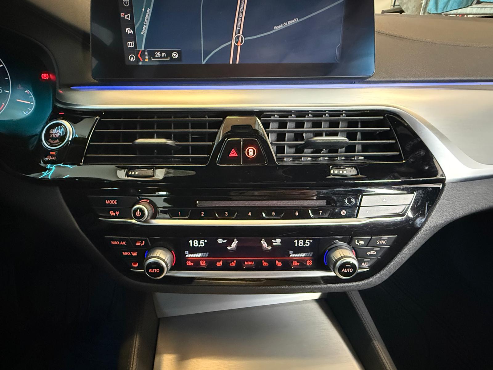 BMW 530d xDrive Touring Luxury Line Steptronic-image-22