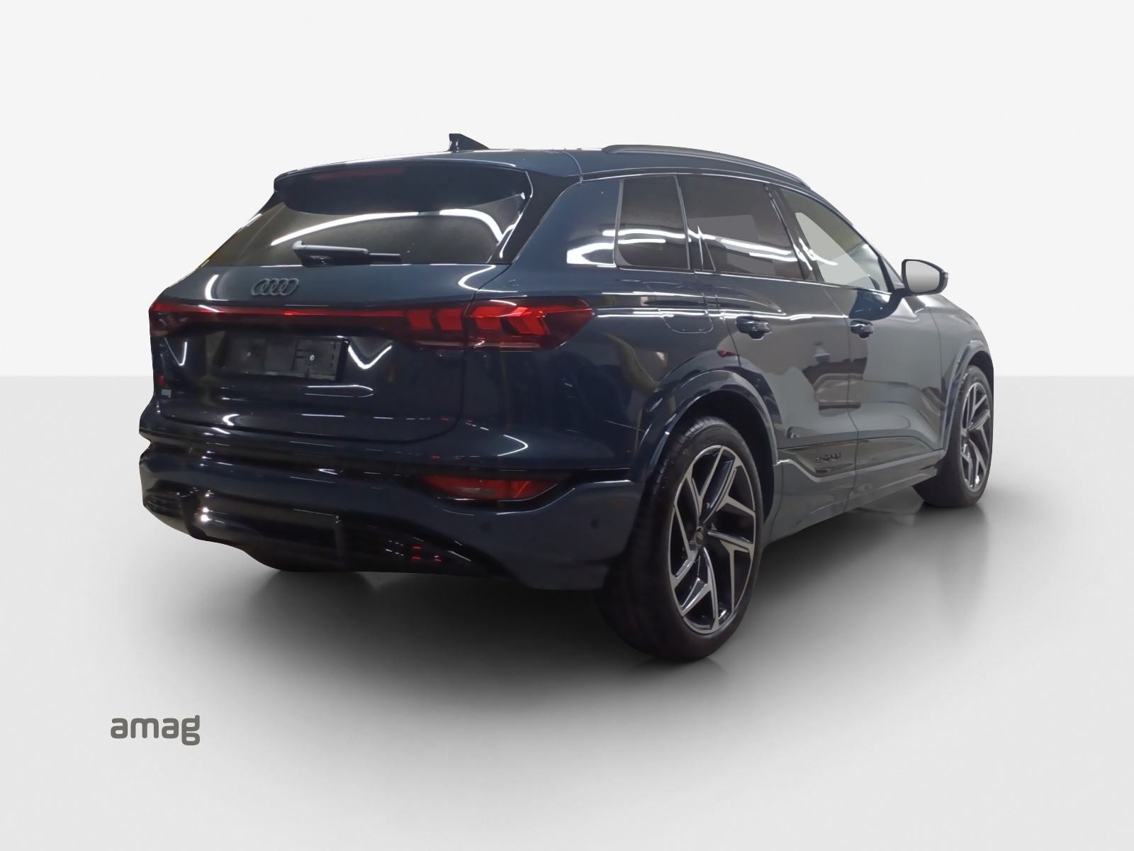 AUDI SQ6 e-tron quattro-image-4