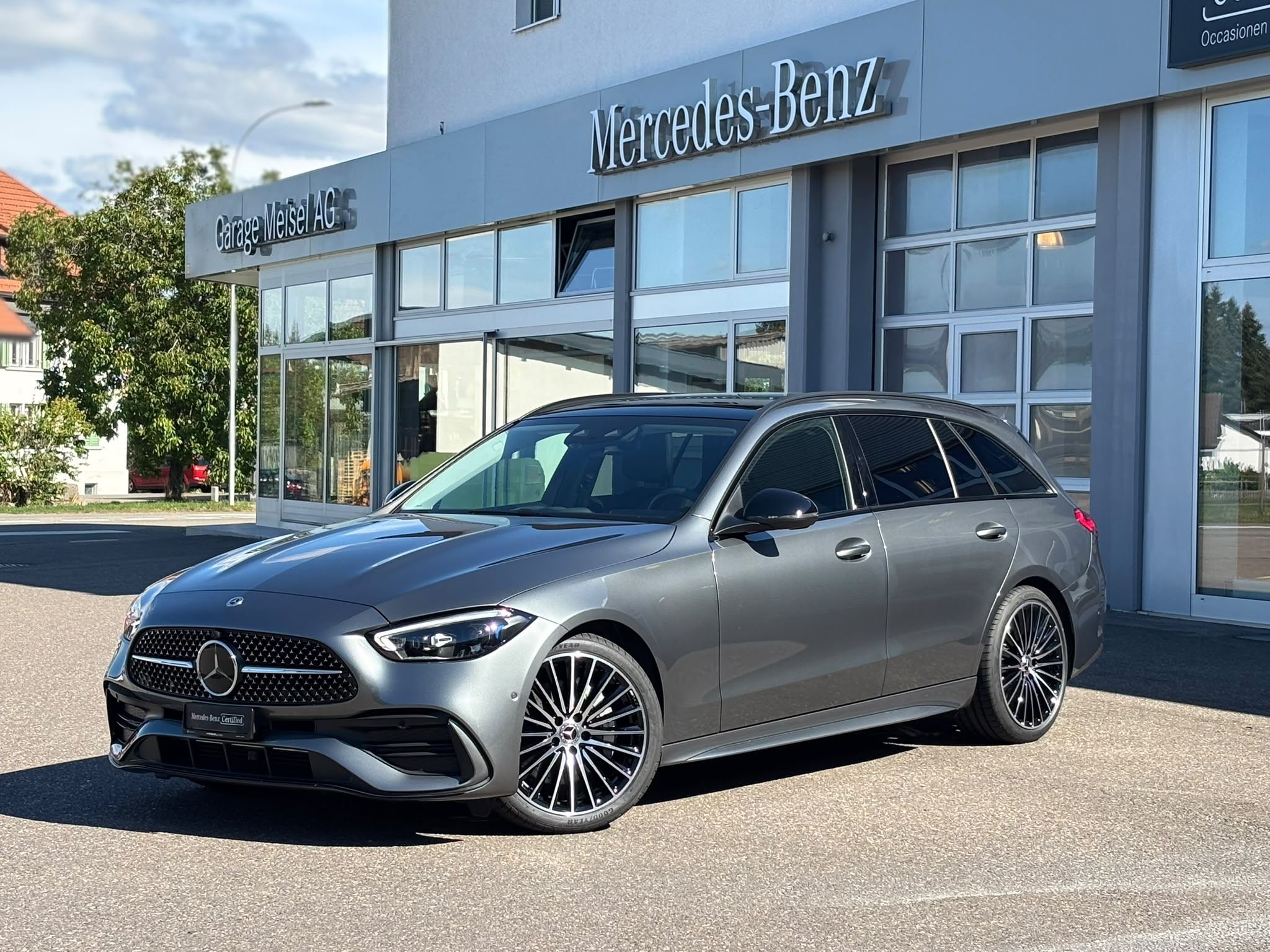 MERCEDES-BENZ C 200 AMG-Line 4Matic Kombi — slika 1