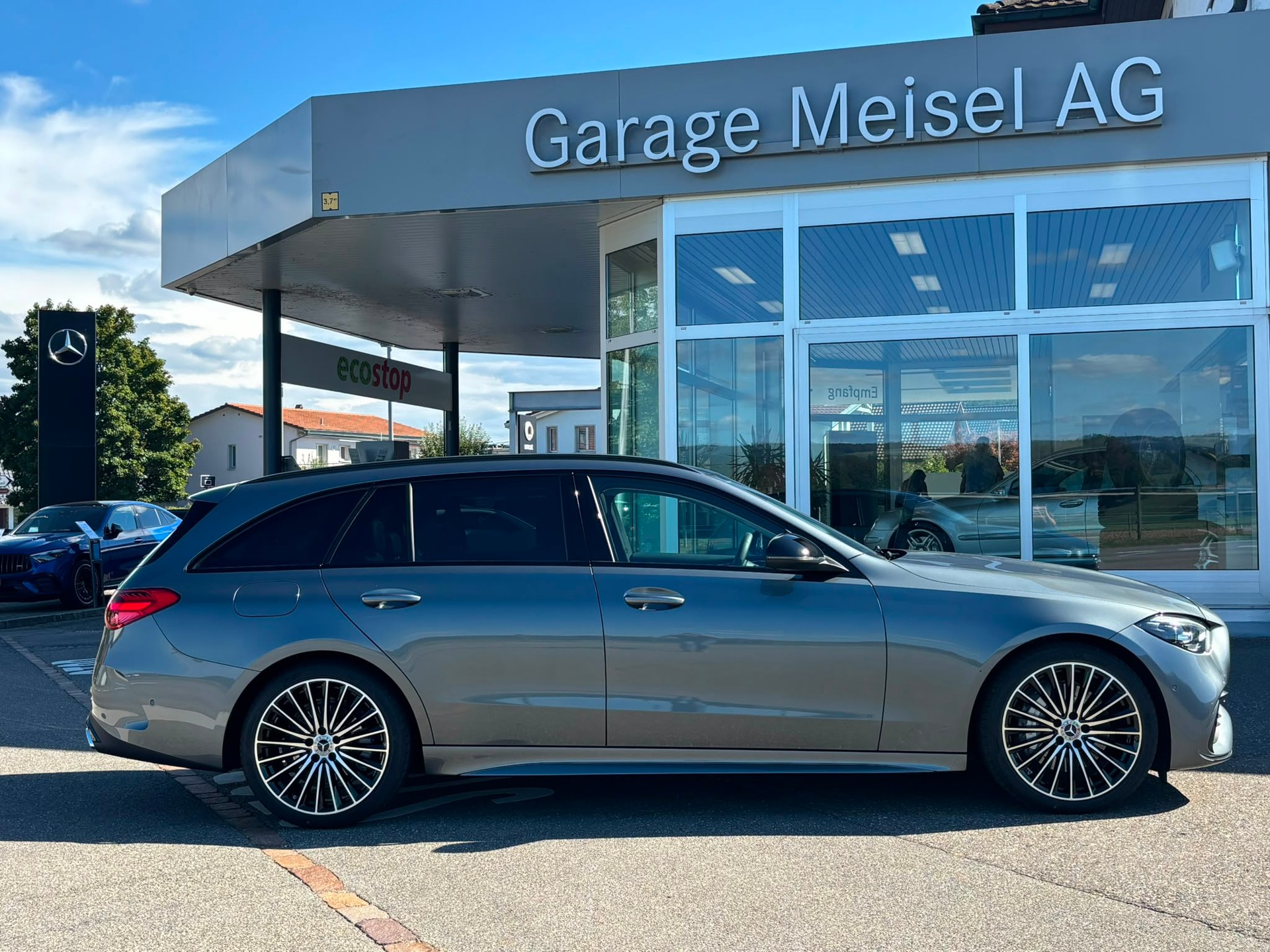 MERCEDES-BENZ C 200 AMG-Line 4Matic Kombi-image-4