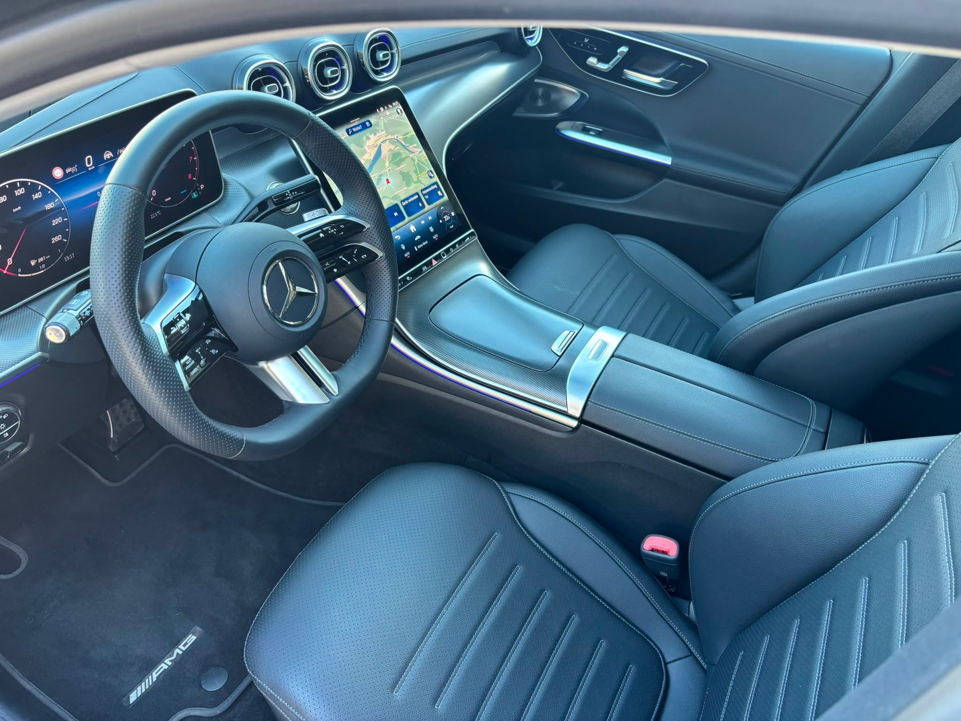 MERCEDES-BENZ C 200 AMG-Line 4Matic Kombi-image-6