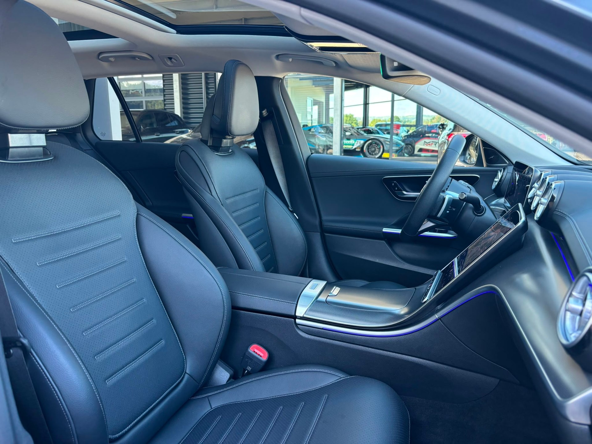 MERCEDES-BENZ C 200 AMG-Line 4Matic Kombi-image-8