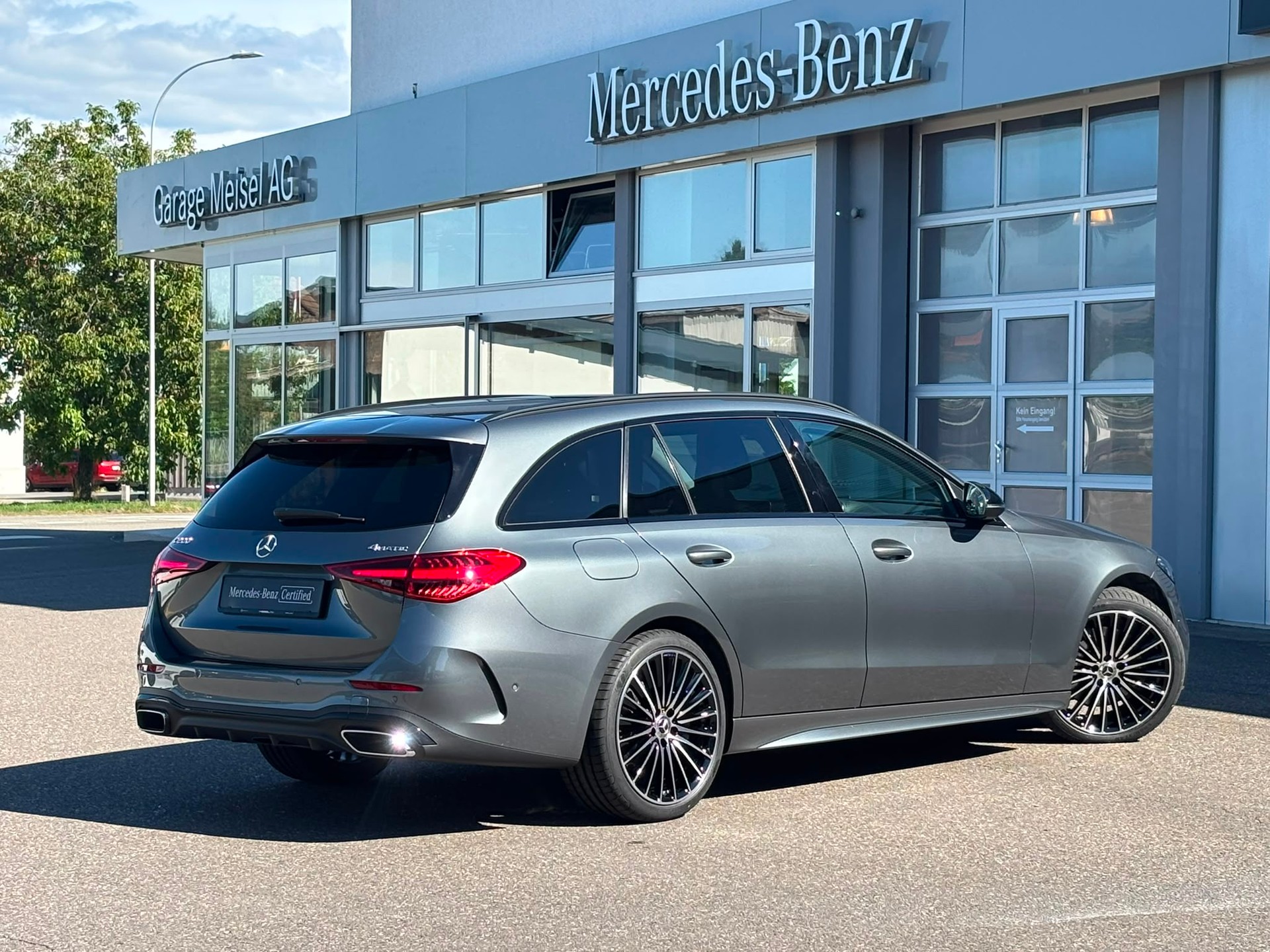 MERCEDES-BENZ C 200 AMG-Line 4Matic Kombi-image-2