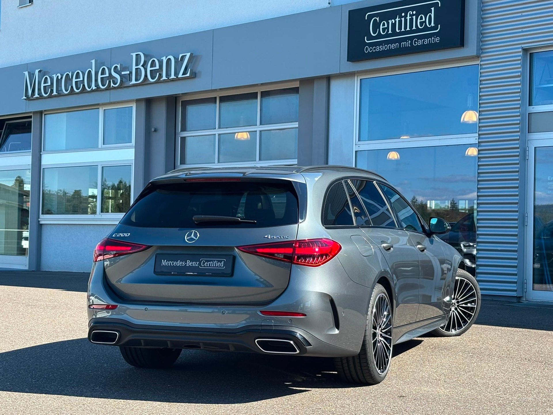 MERCEDES-BENZ C 200 AMG-Line 4Matic Kombi-image-3