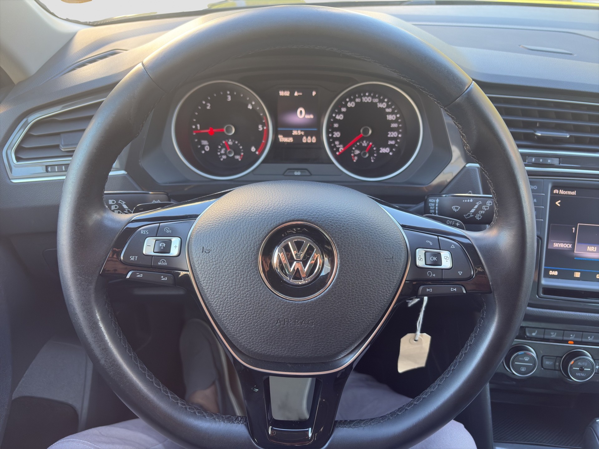 VW Tiguan 2.0 TDI SCR Comfortline 4Motion DSG-image-15