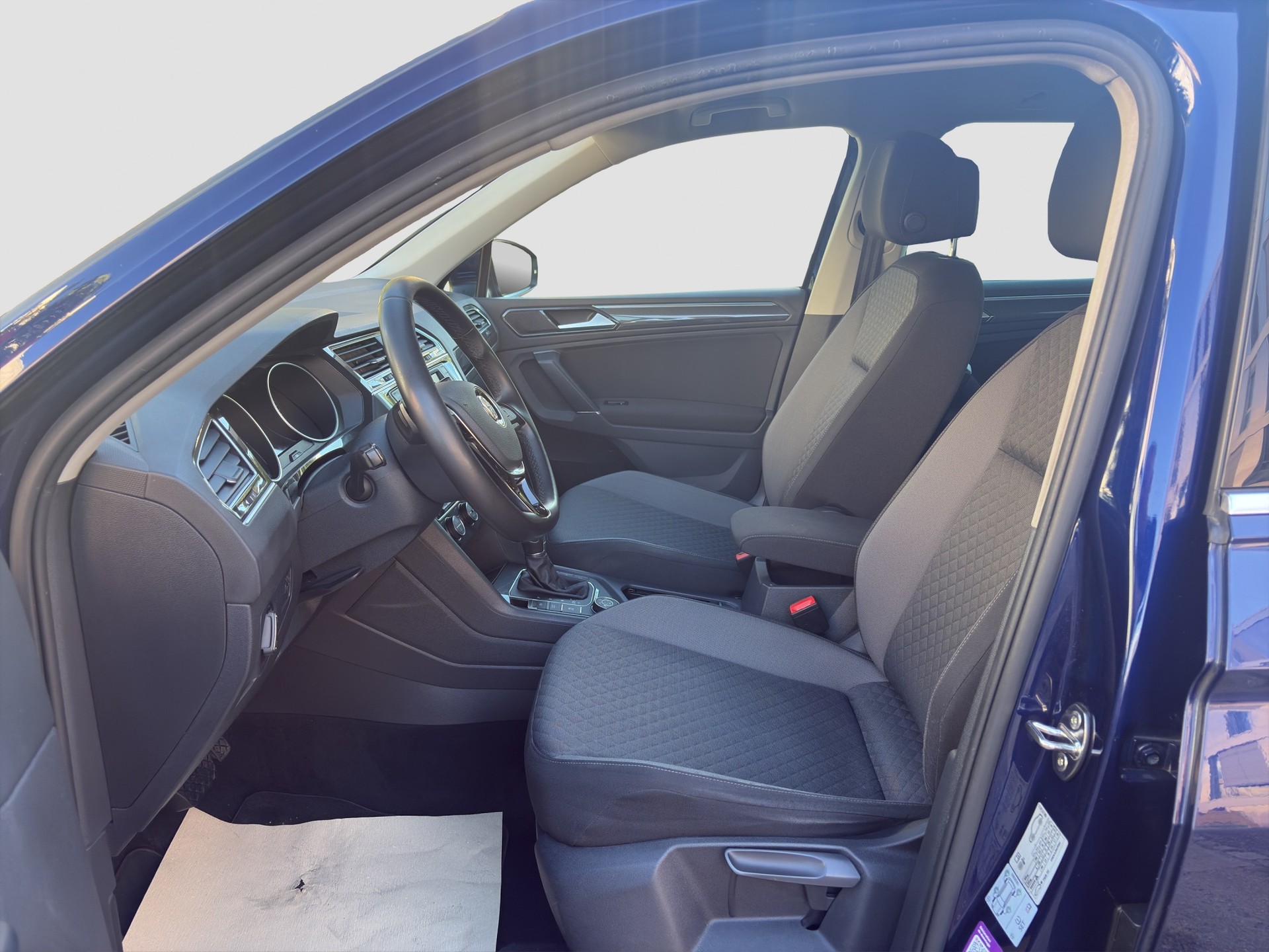 VW Tiguan 2.0 TDI SCR Comfortline 4Motion DSG-image-8